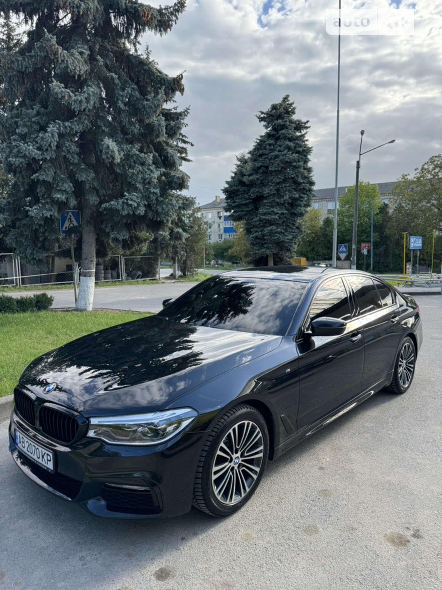 BMW 5 Series 2018 VIN WBAJC31000B053861 фото оголошення 8 з 34
