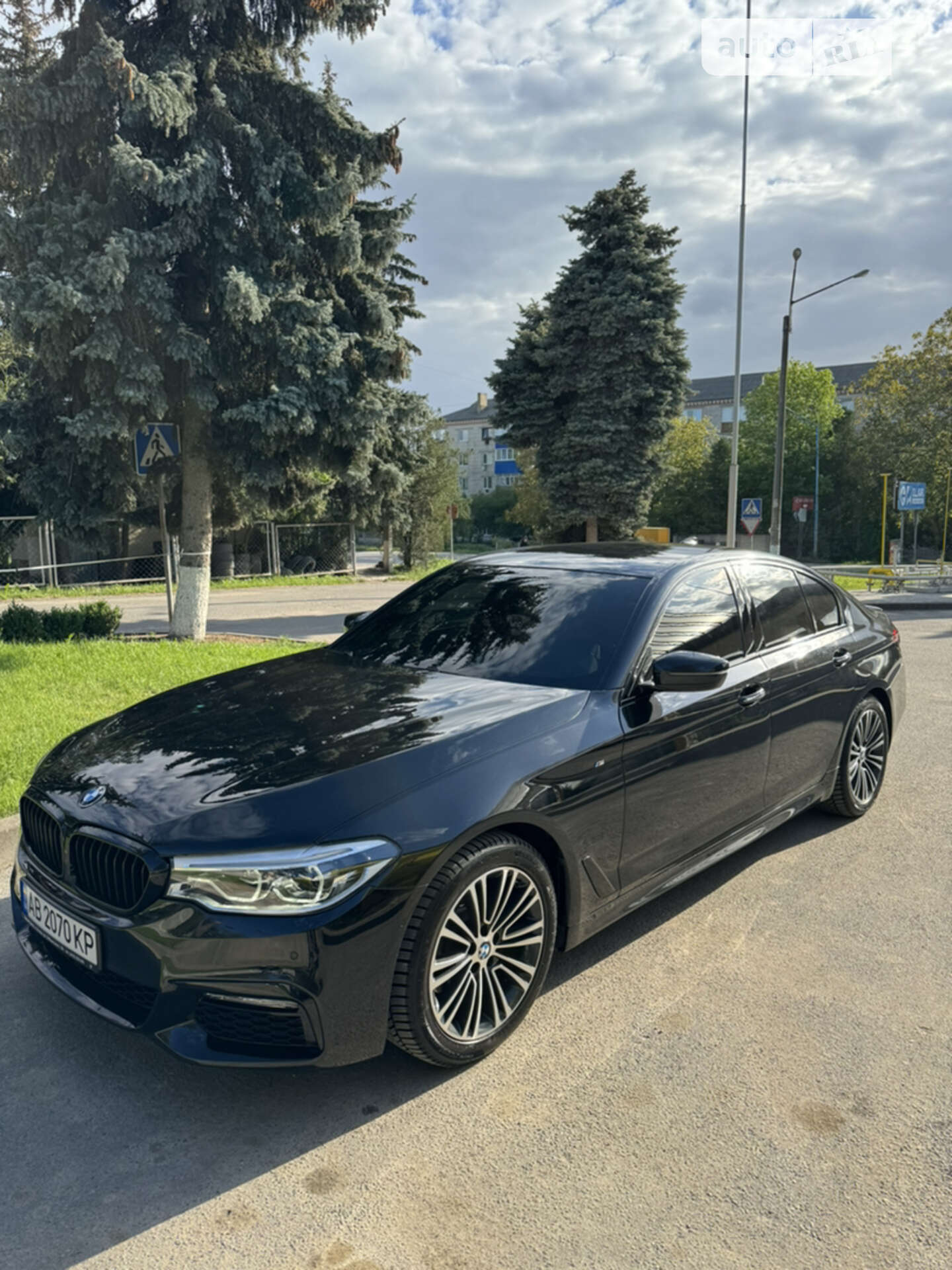 BMW 5 Series 2018 VIN WBAJC31000B053861 фото оголошення 9 з 34