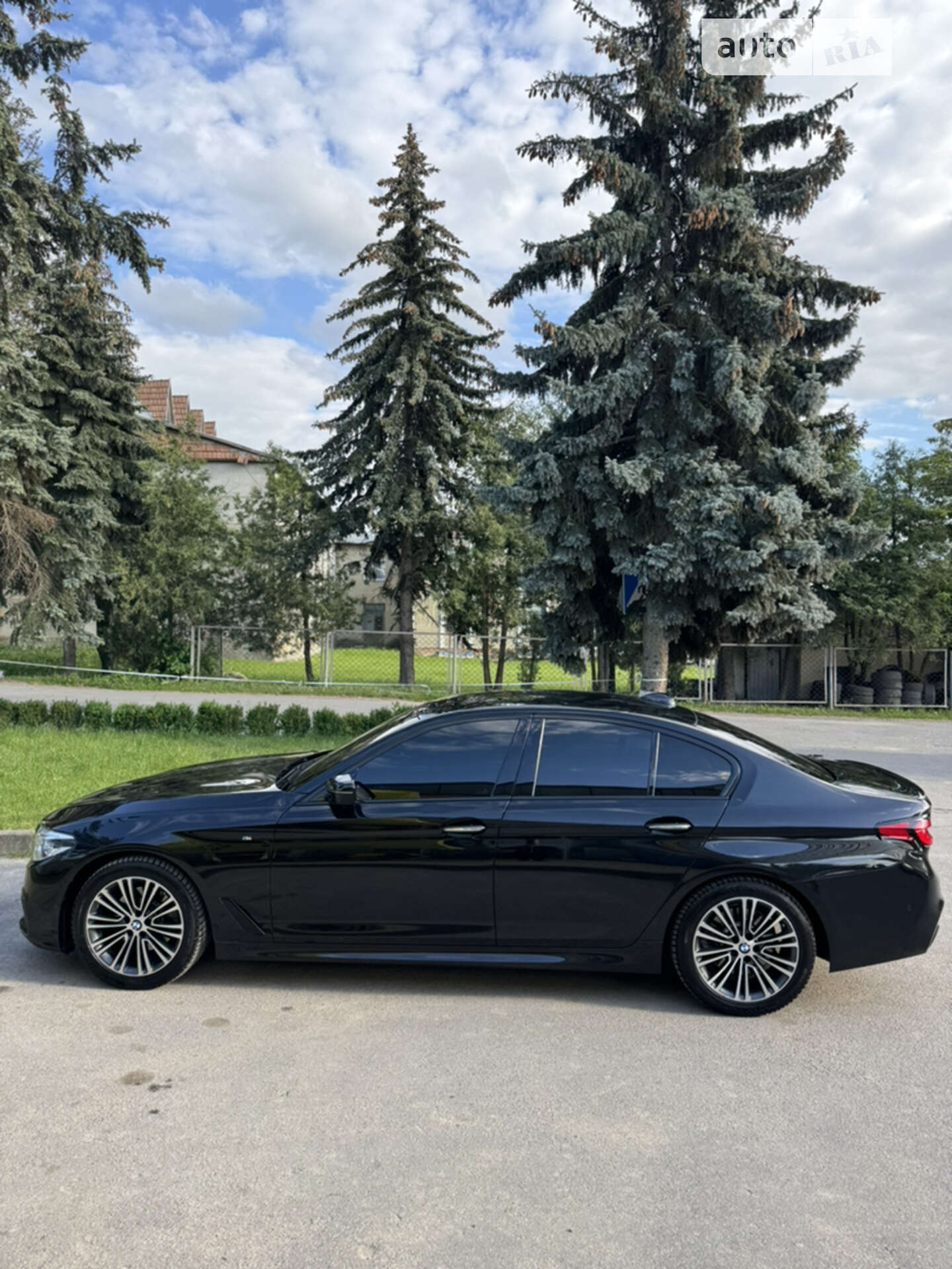 BMW 5 Series 2018 VIN WBAJC31000B053861 фото оголошення 10 з 34