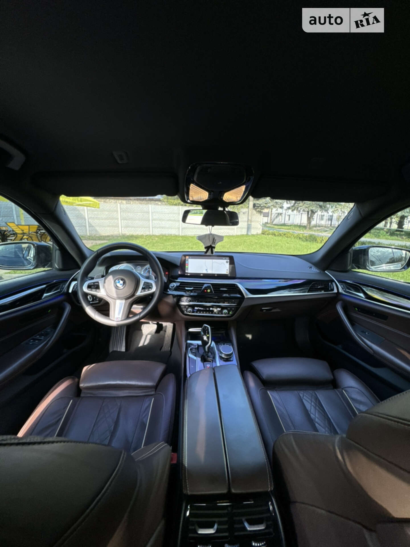 BMW 5 Series 2018 VIN WBAJC31000B053861 фото оголошення 11 з 34