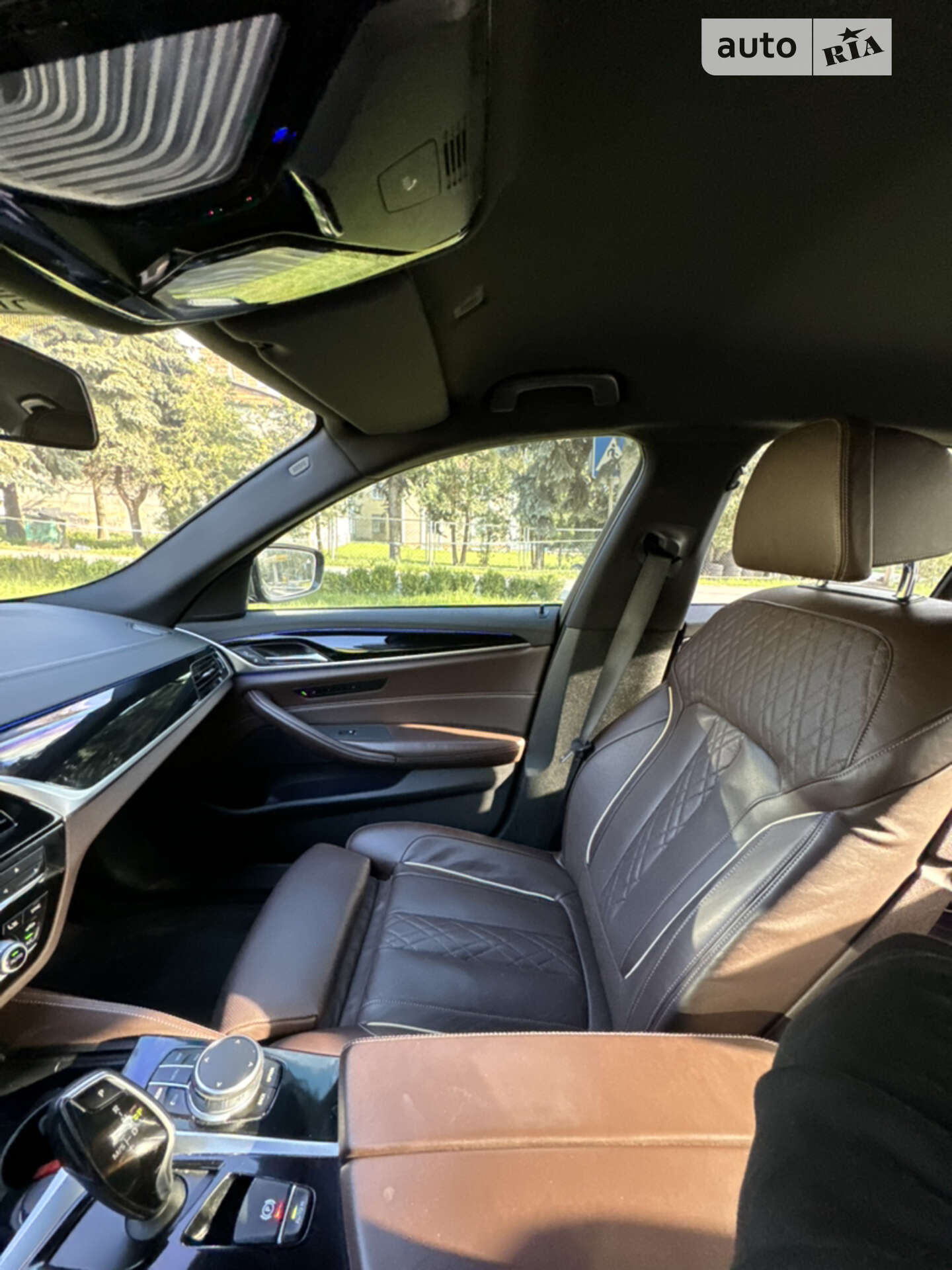 BMW 5 Series 2018 VIN WBAJC31000B053861 фото оголошення 31 з 34