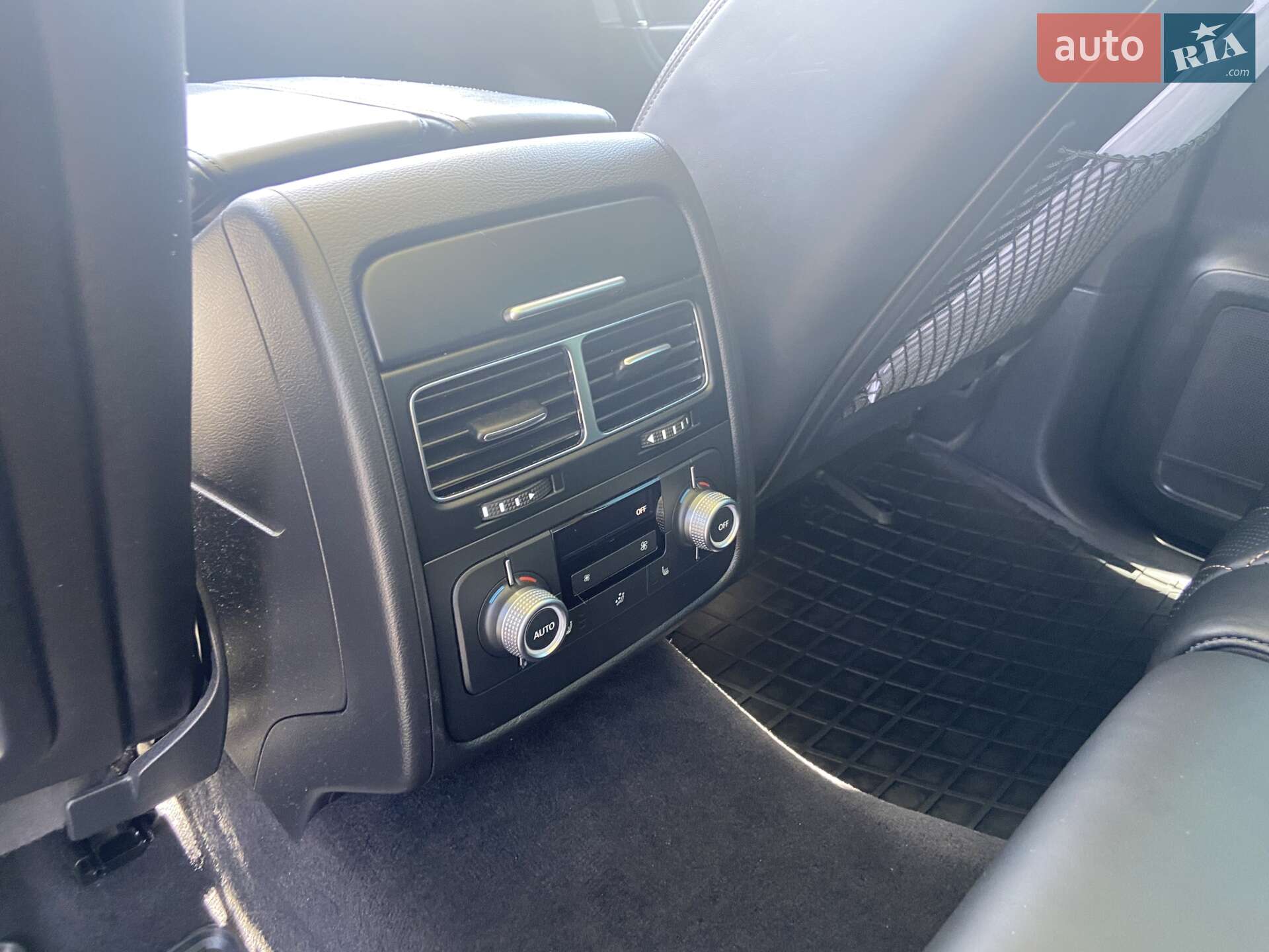 Volkswagen Touareg 2017 VIN WVGZZZ7PZHD036335 фото оголошення 29 з 46