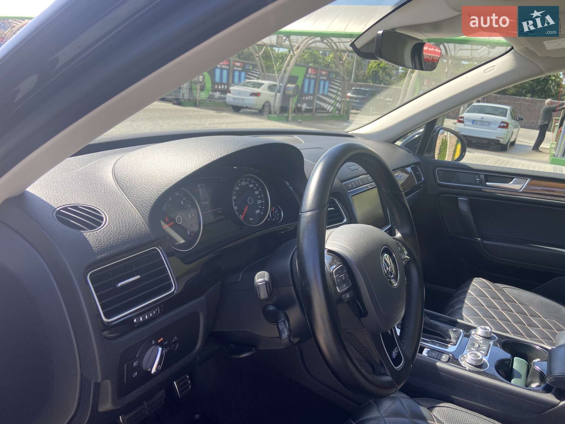 Volkswagen Touareg 2017 VIN WVGZZZ7PZHD036335 фото оголошення 27 з 46