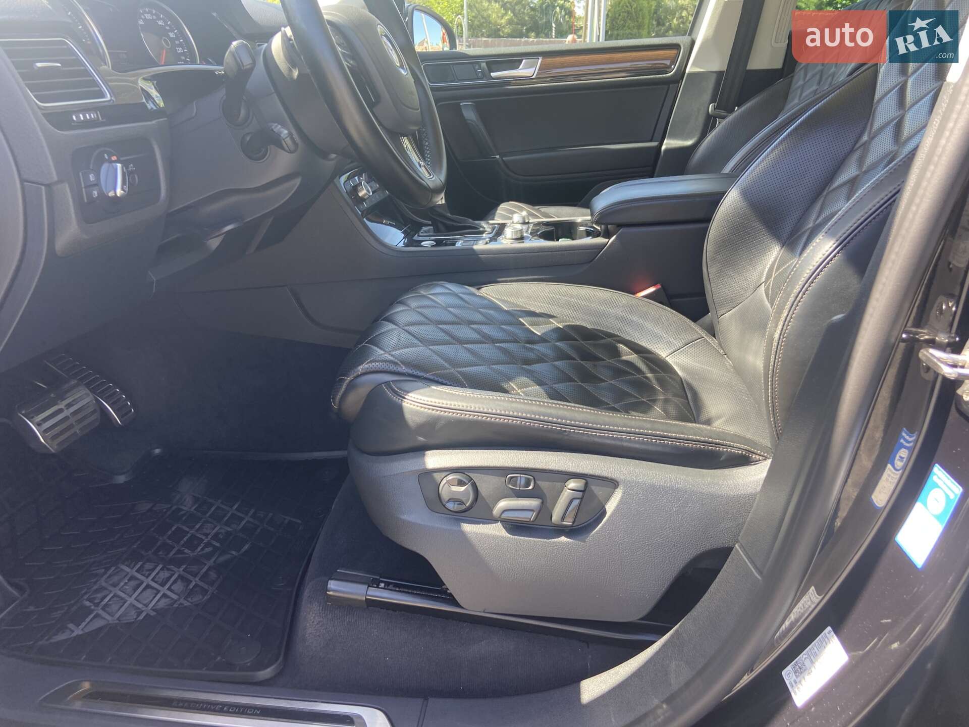 Volkswagen Touareg 2017 VIN WVGZZZ7PZHD036335 фото оголошення 28 з 46