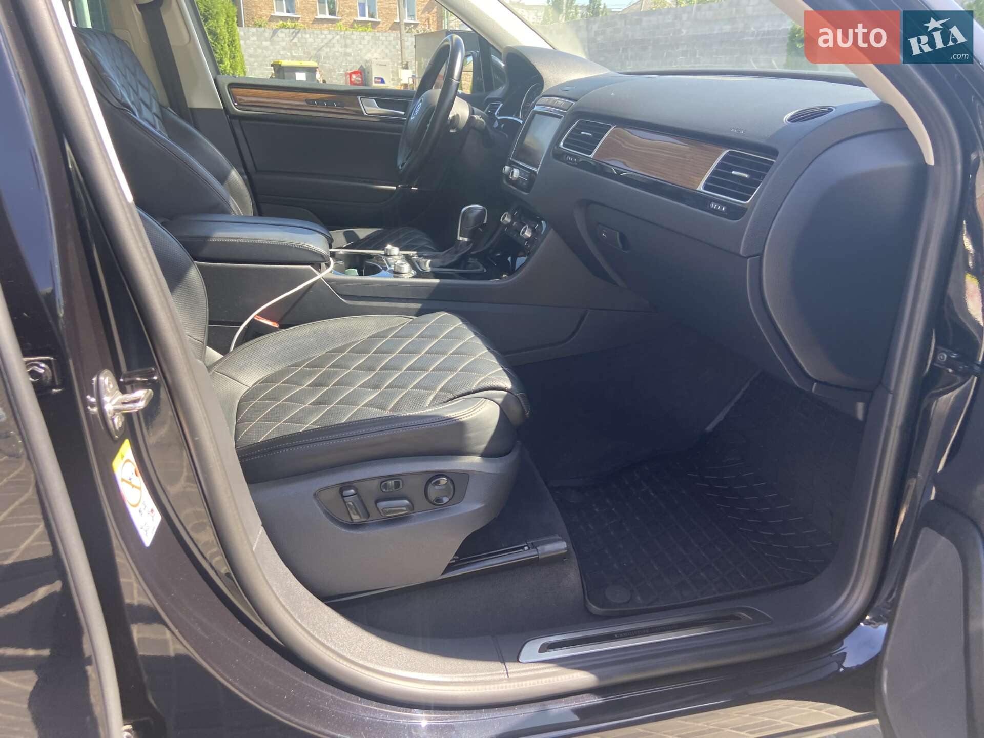 Volkswagen Touareg 2017 VIN WVGZZZ7PZHD036335 фото оголошення 33 з 46