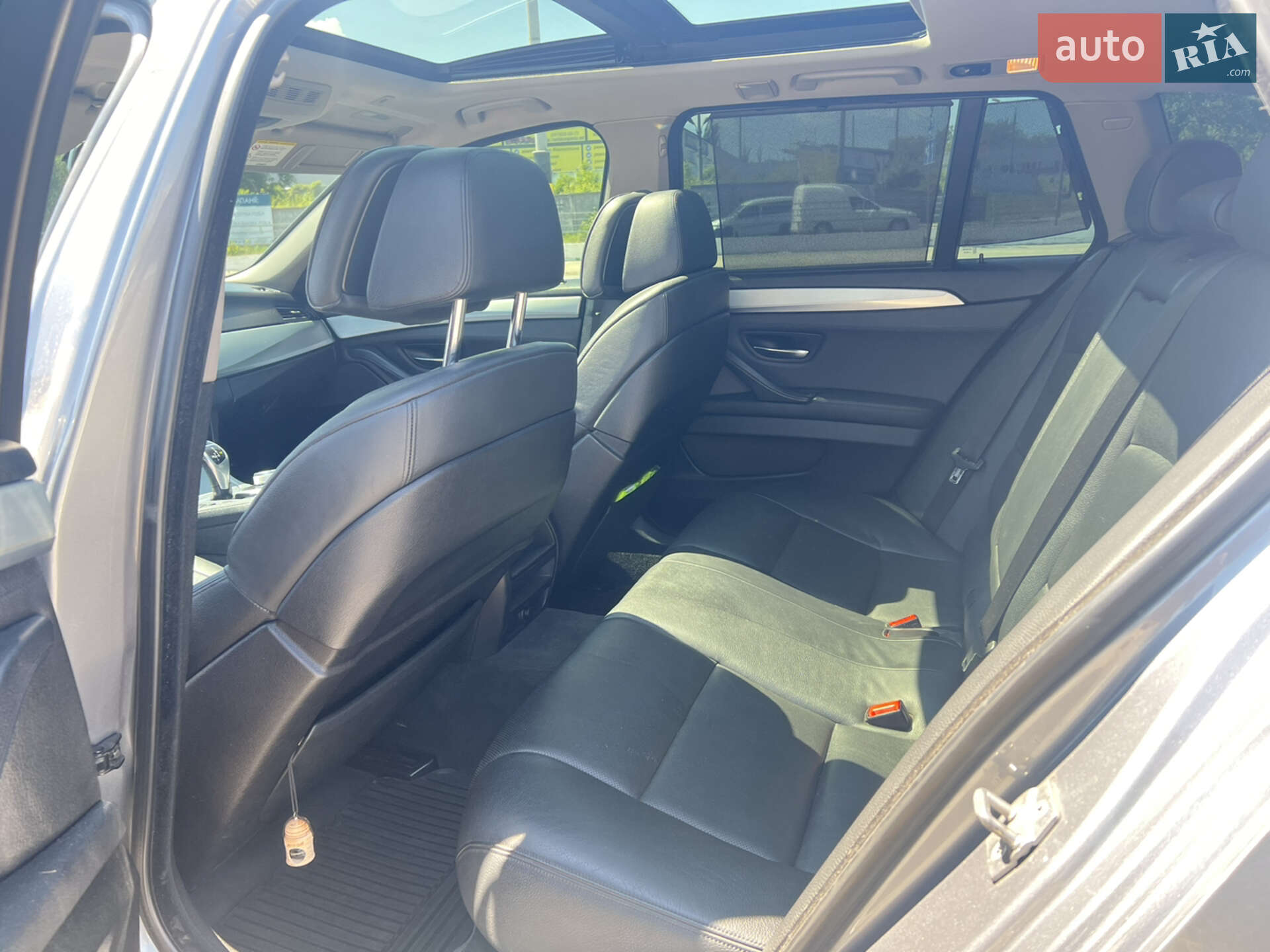 BMW 5 Series 2012 VIN WBAXB91020DX39355 фото оголошення 29 з 36