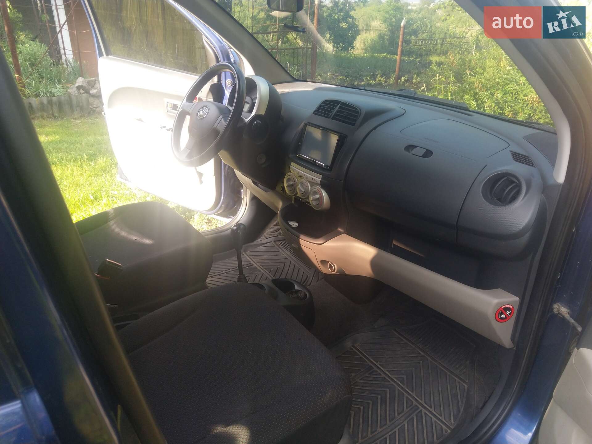 Daihatsu Sirion 2006 VIN JDAM300S001006245 фото оголошення 2 з 17