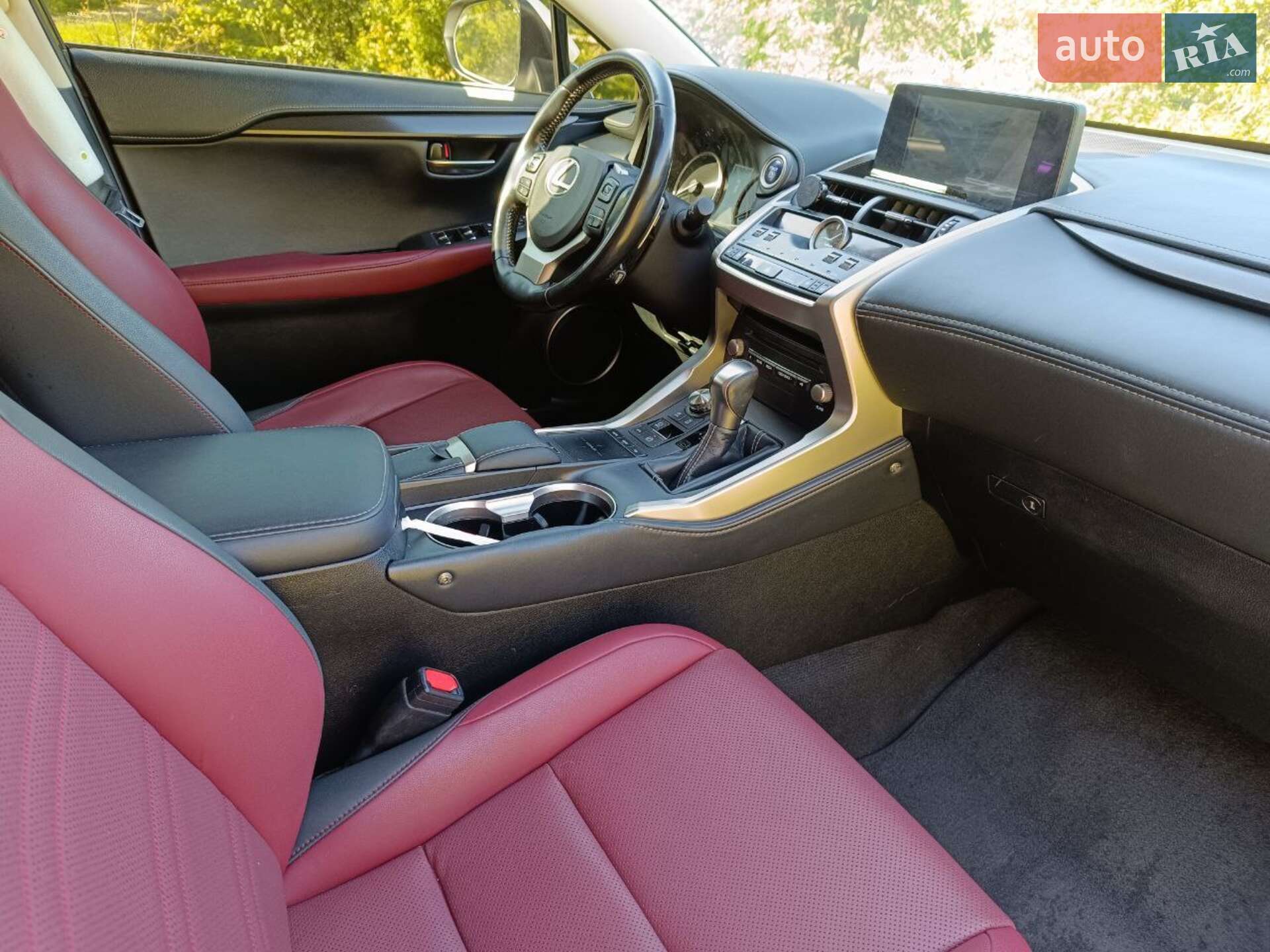 Lexus NX 2019 VIN JTJDJRDZ6L5002335 фото оголошення 3 з 37