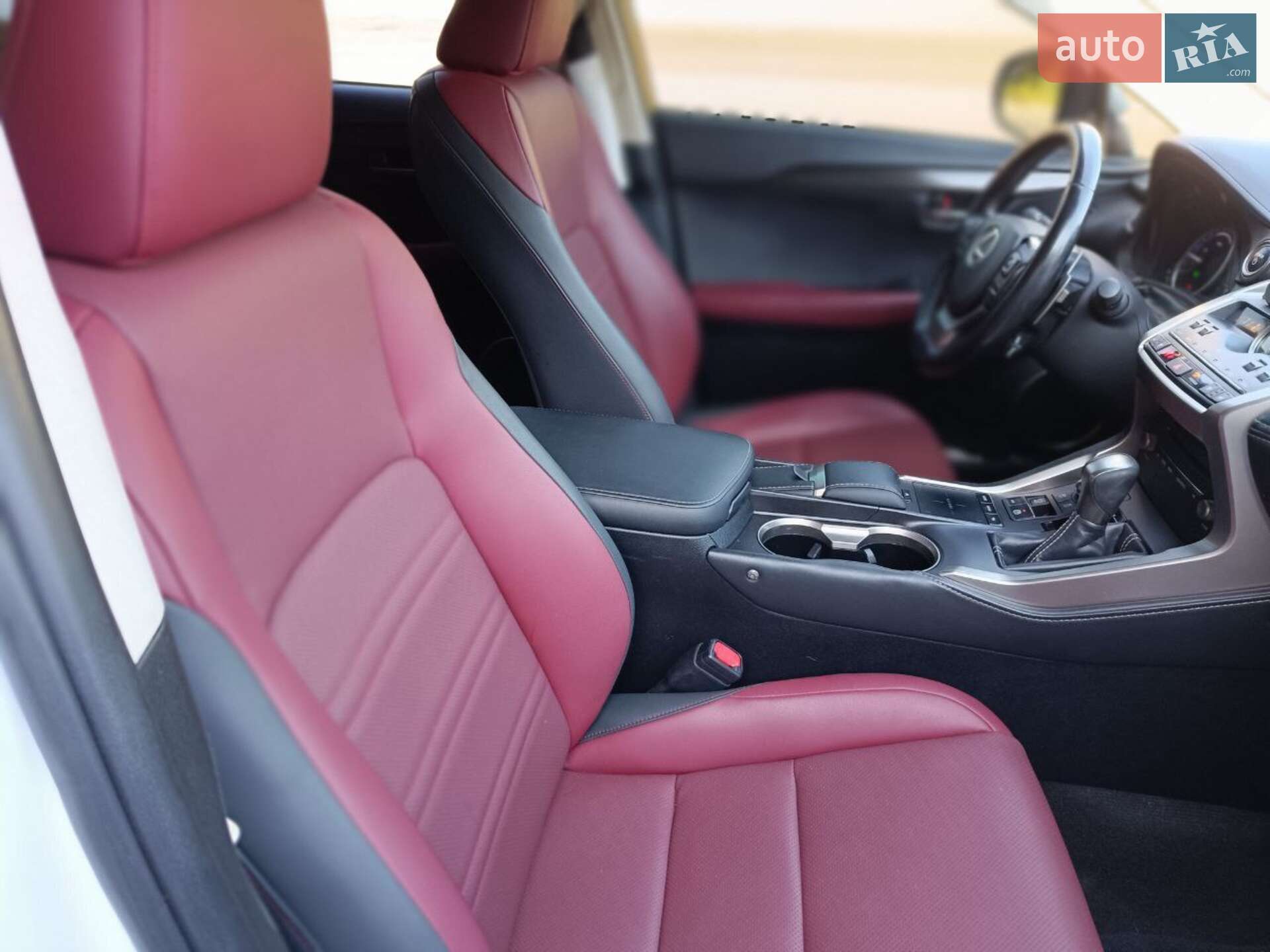 Lexus NX 2019 VIN JTJDJRDZ6L5002335 фото оголошення 8 з 37