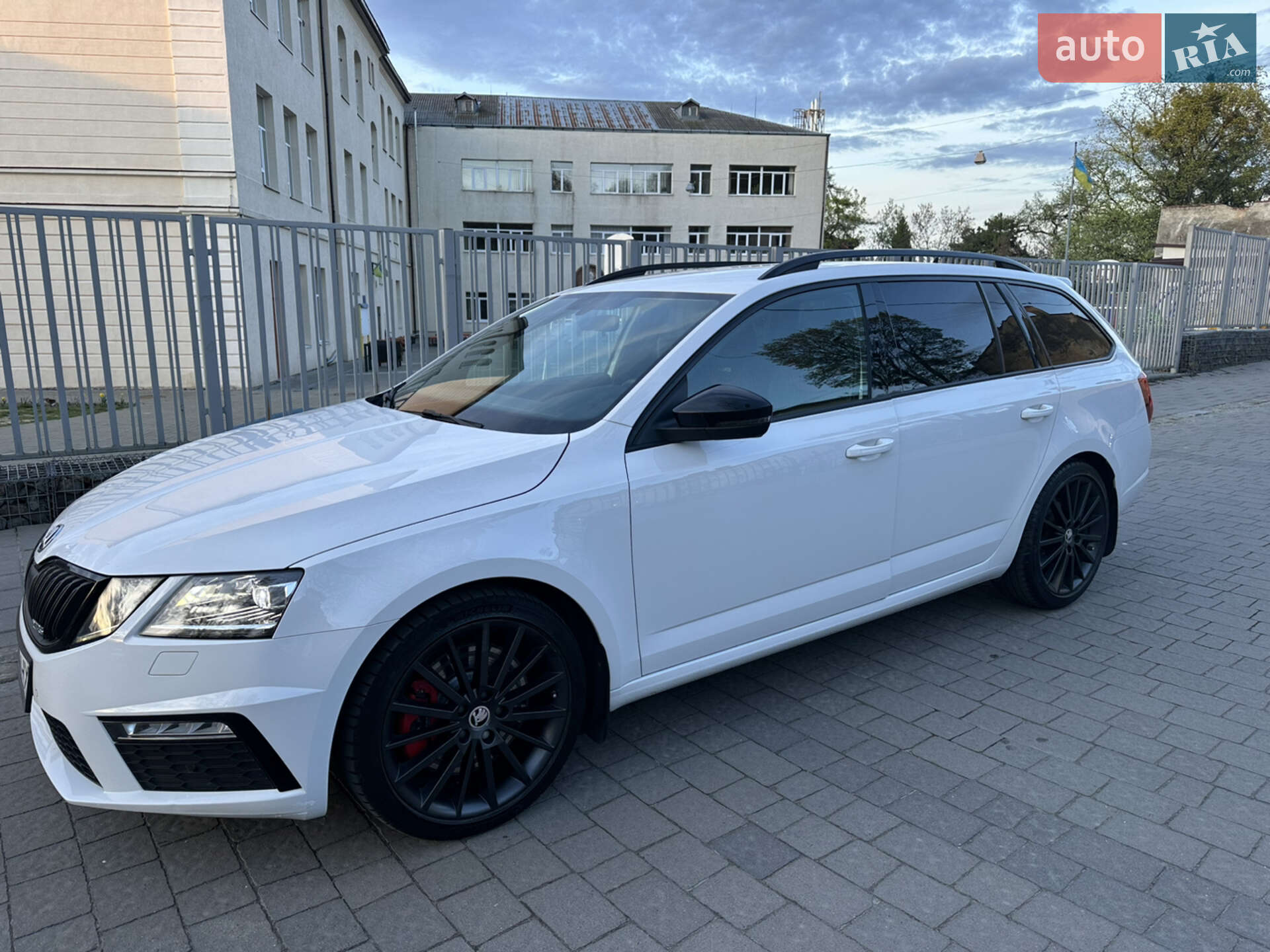 Skoda Octavia 2017 VIN TMBJE7NE3J0170440 фото оголошення 7 з 24