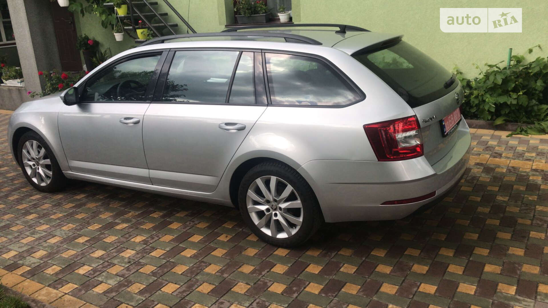SKODA OCTAVIA 2018 VIN TMBJG7NE7K0113301 фото оголошення 2 з 23