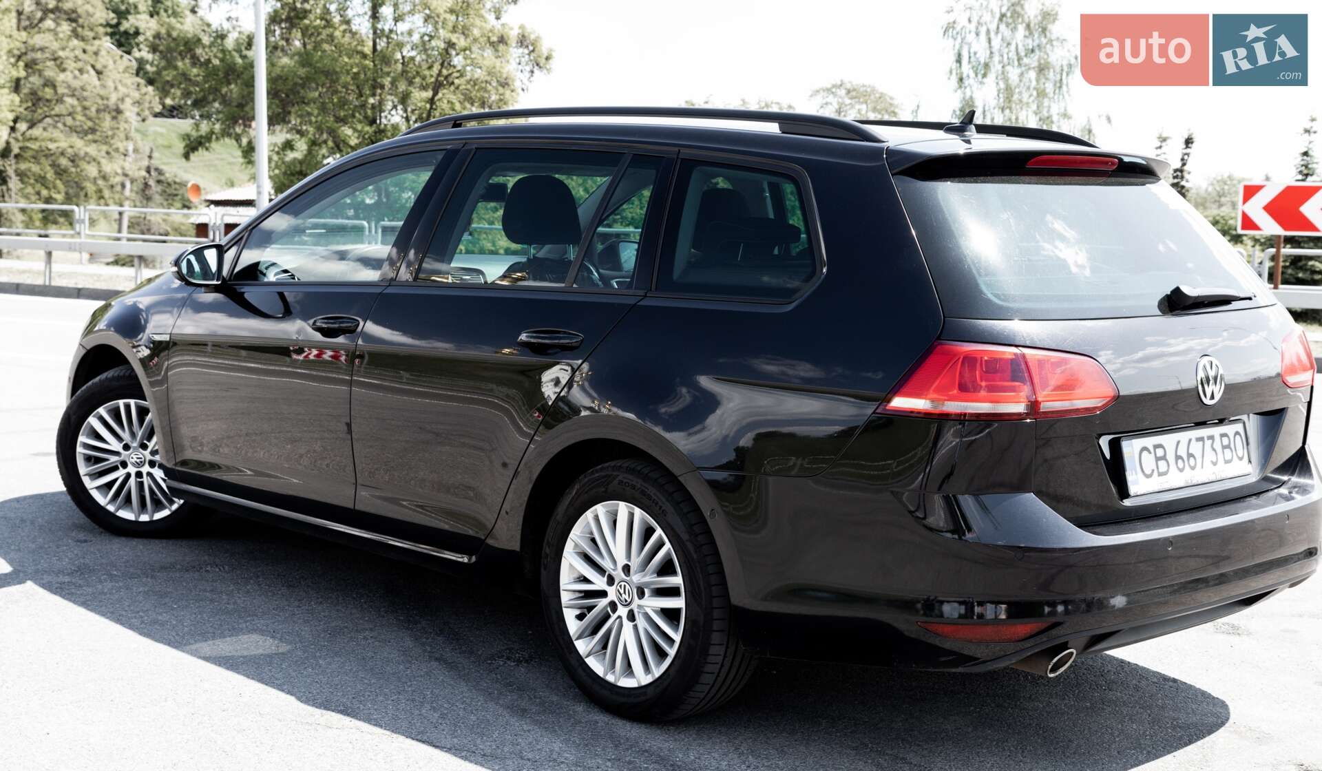 Volkswagen Golf 2014 VIN WVWZZZAUZFP563120 фото оголошення 4 з 40
