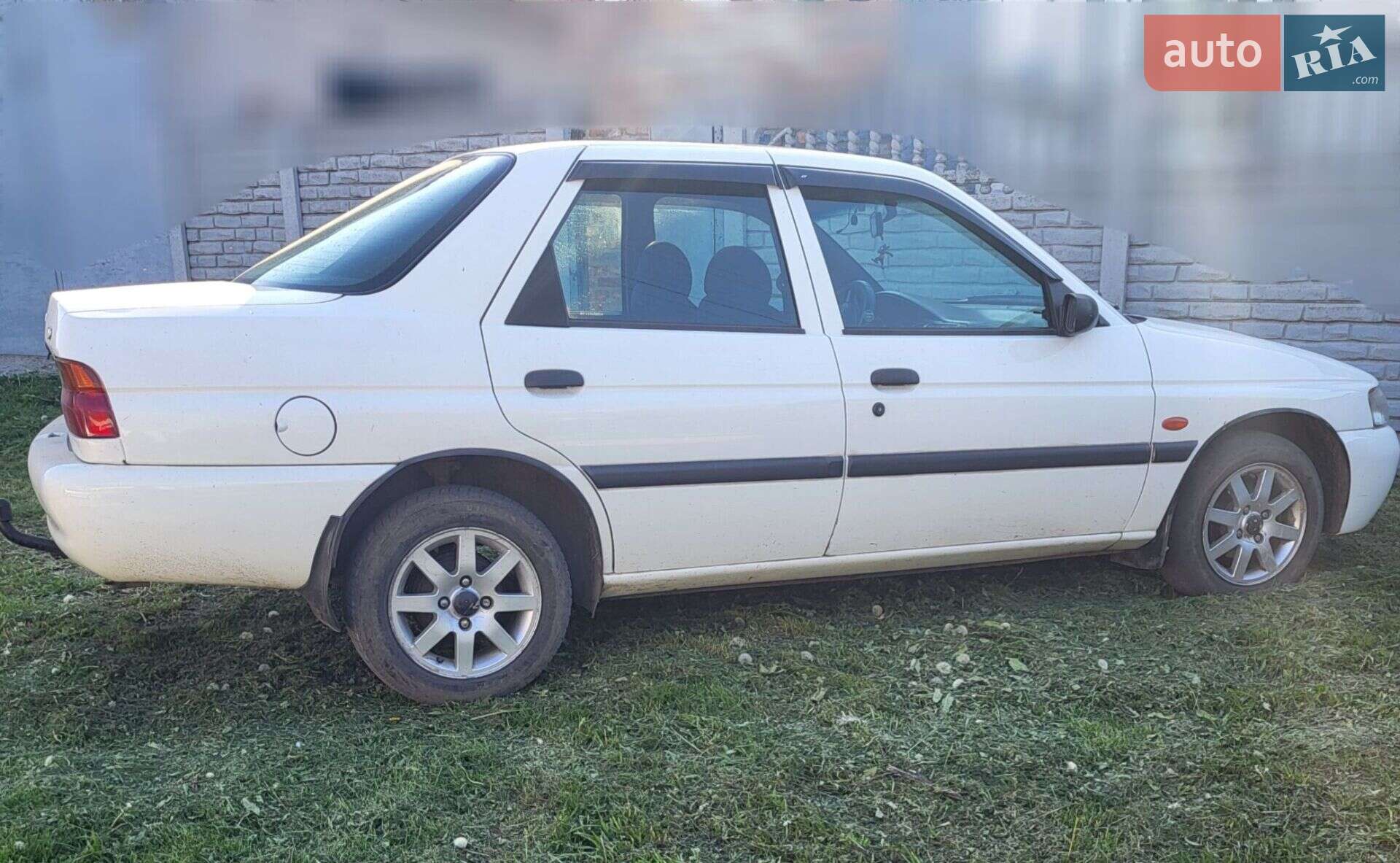 Ford Escort 1995 VIN WF0FXXGCAFSS14506 фото оголошення 3 з 12