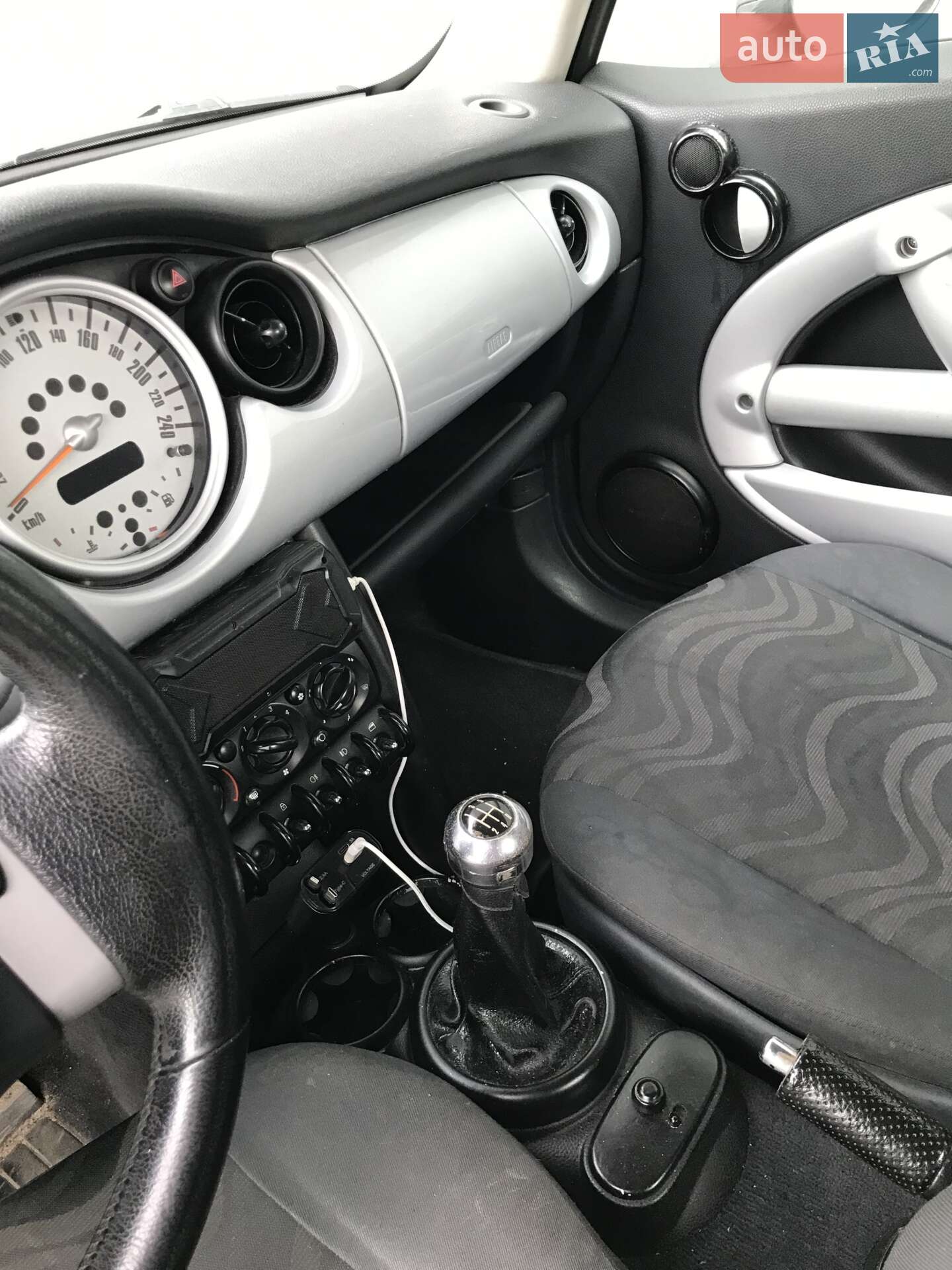 Mini Hatch 2001 VIN WMWRA31080TA00962 фото оголошення 6 з 8