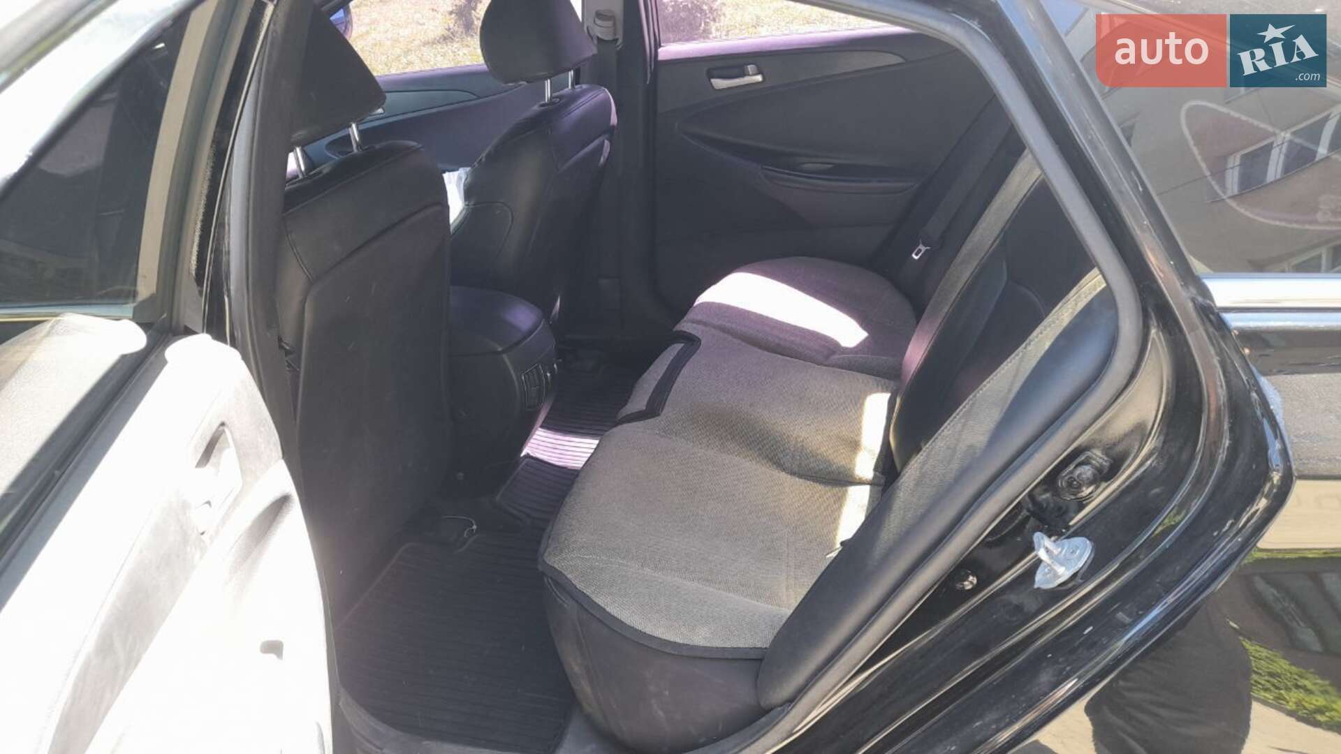 Hyundai Sonata 2012 VIN KMHEC41LBCA424942 фото оголошення 10 з 15