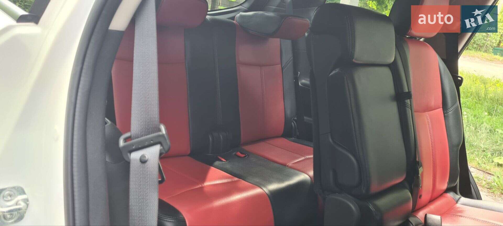 Nissan Pathfinder 2018 VIN 5N1DR2MM0JC649342 фото оголошення 2 з 15