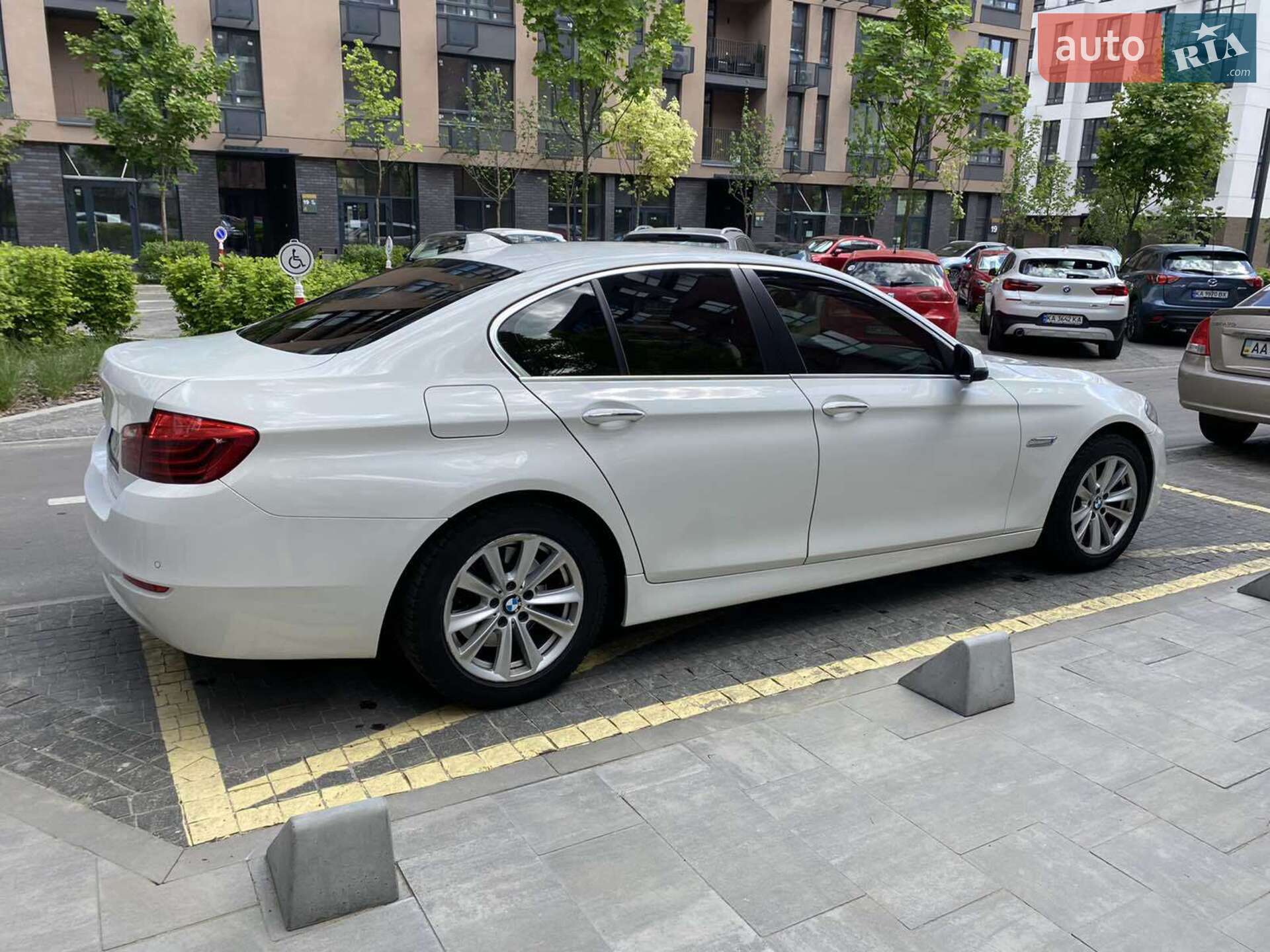 BMW 5 Series 2016 VIN WBA5A31020G369028 фото оголошення 2 з 8