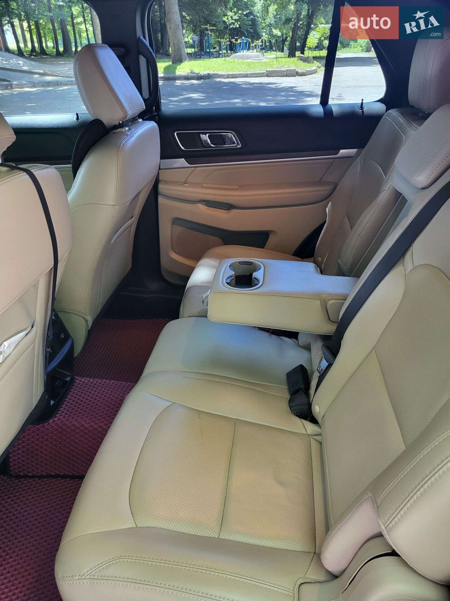 Ford Explorer 2018 VIN 1FM5K7F85JGC80461 фото оголошення 16 з 30