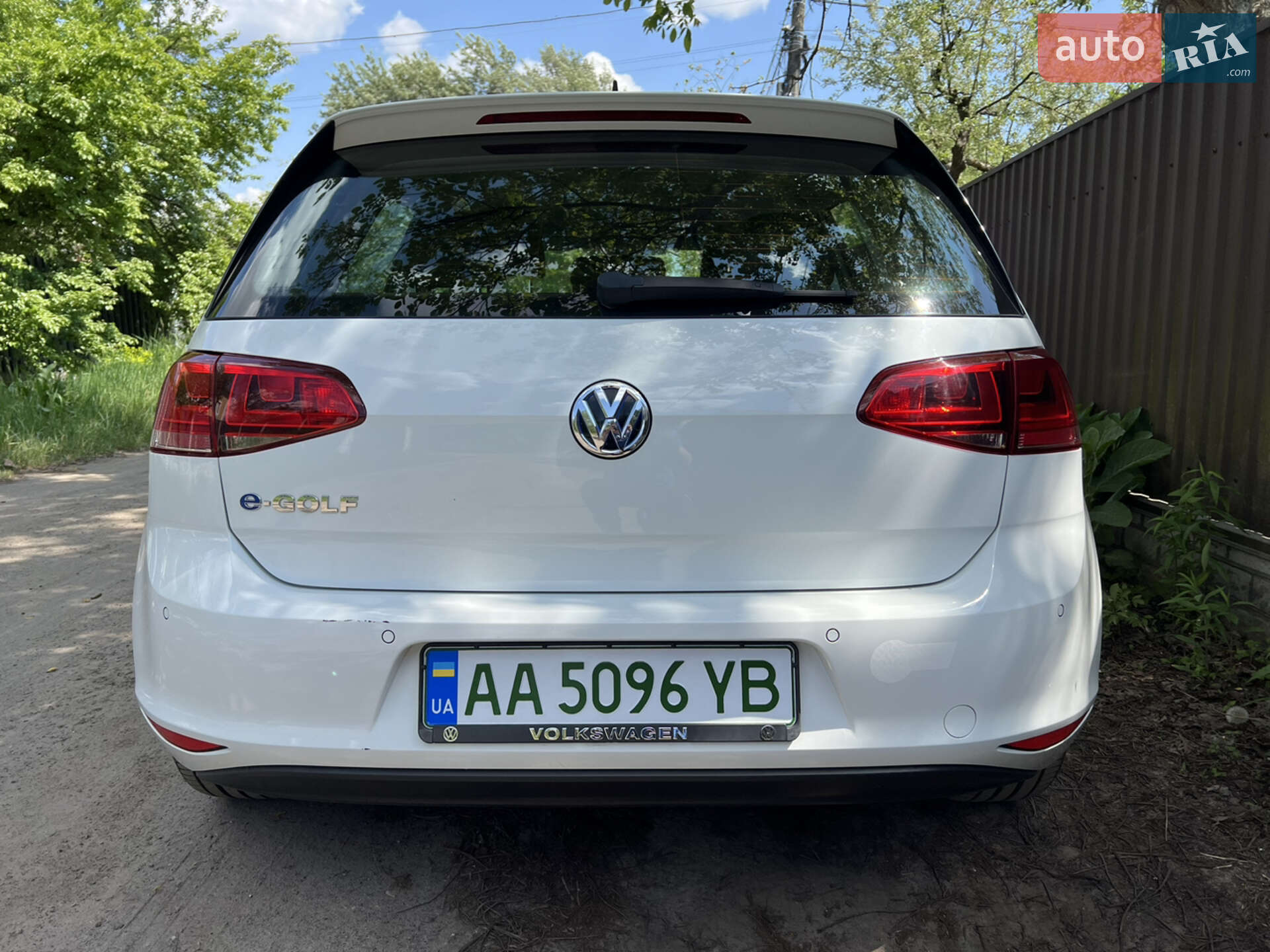 Volkswagen e-Golf 2015 VIN WVWPP7AU6GW901904 фото оголошення 4 з 20