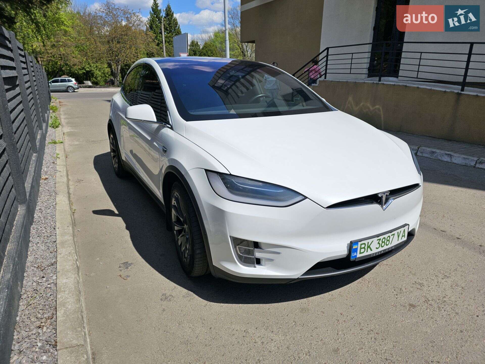 Tesla Model X 2018 VIN 5YJXCCE23JF093441 фото оголошення 16 з 20