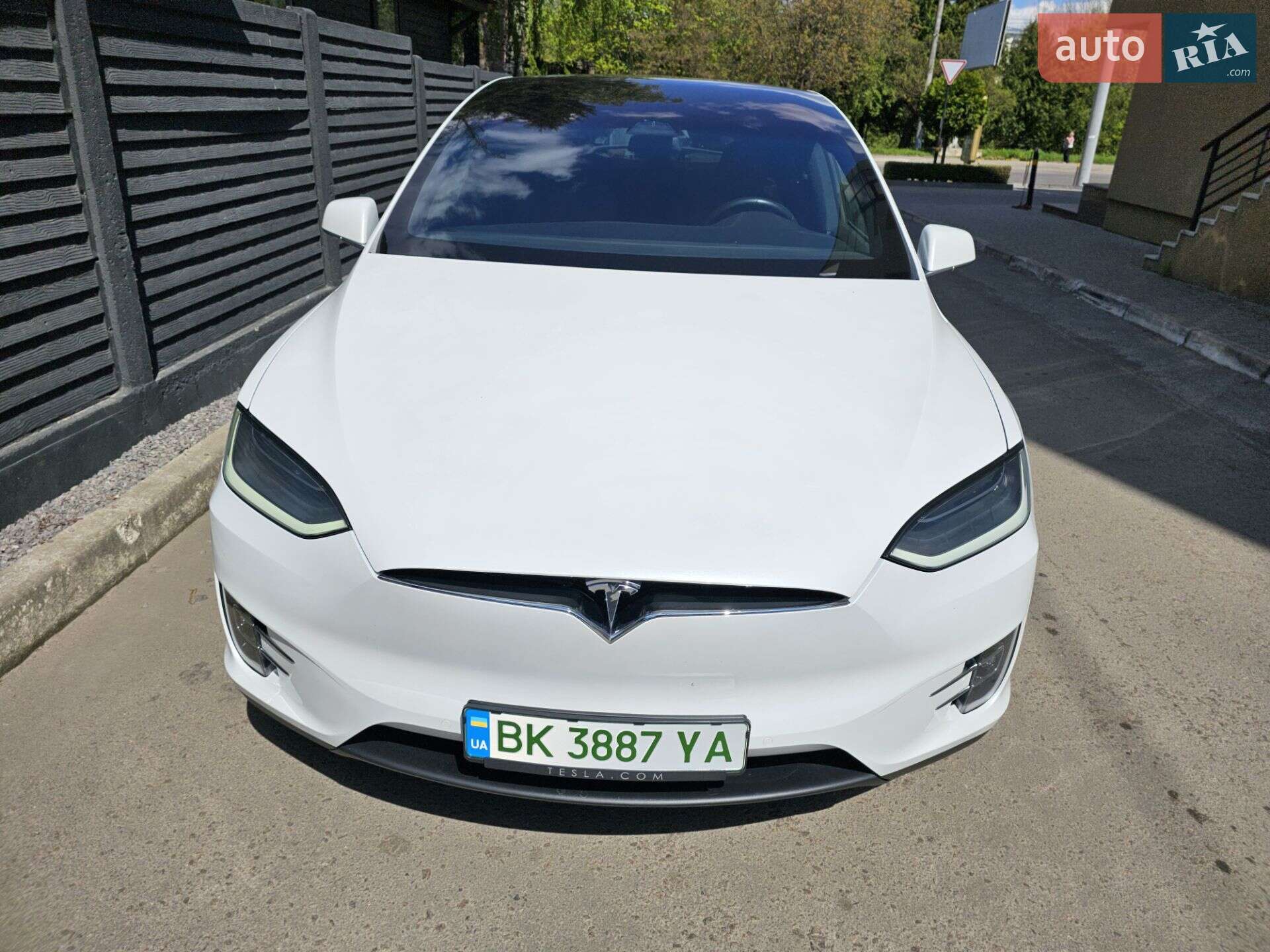 Tesla Model X 2018 VIN 5YJXCCE23JF093441 фото оголошення 17 з 20