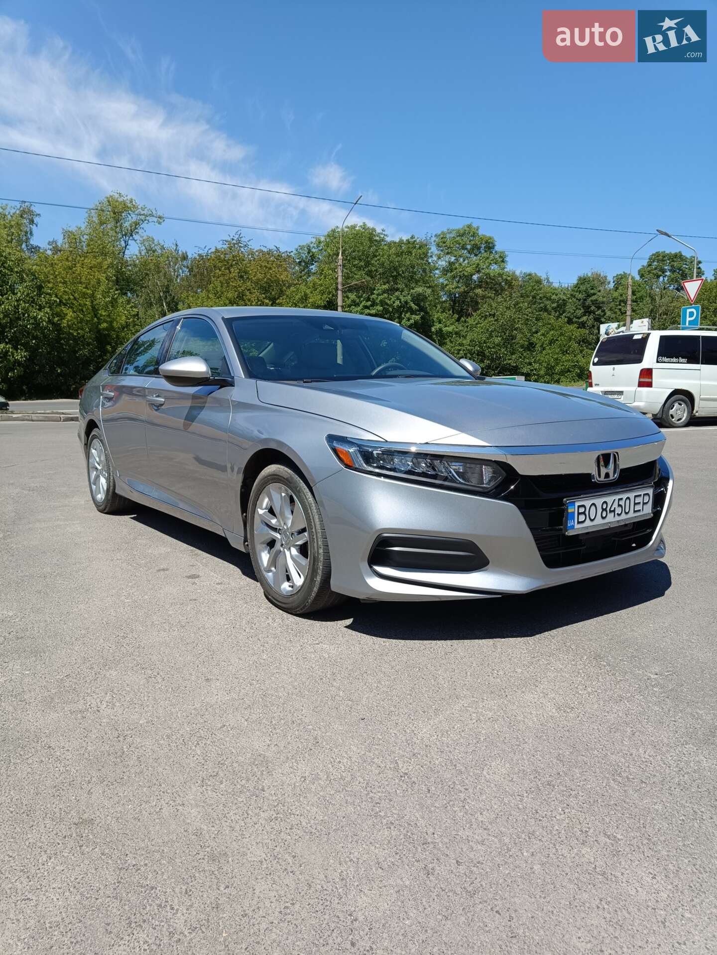 Honda Accord 2019 VIN 1HGCV1F12KA143857 фото оголошення 3 з 18