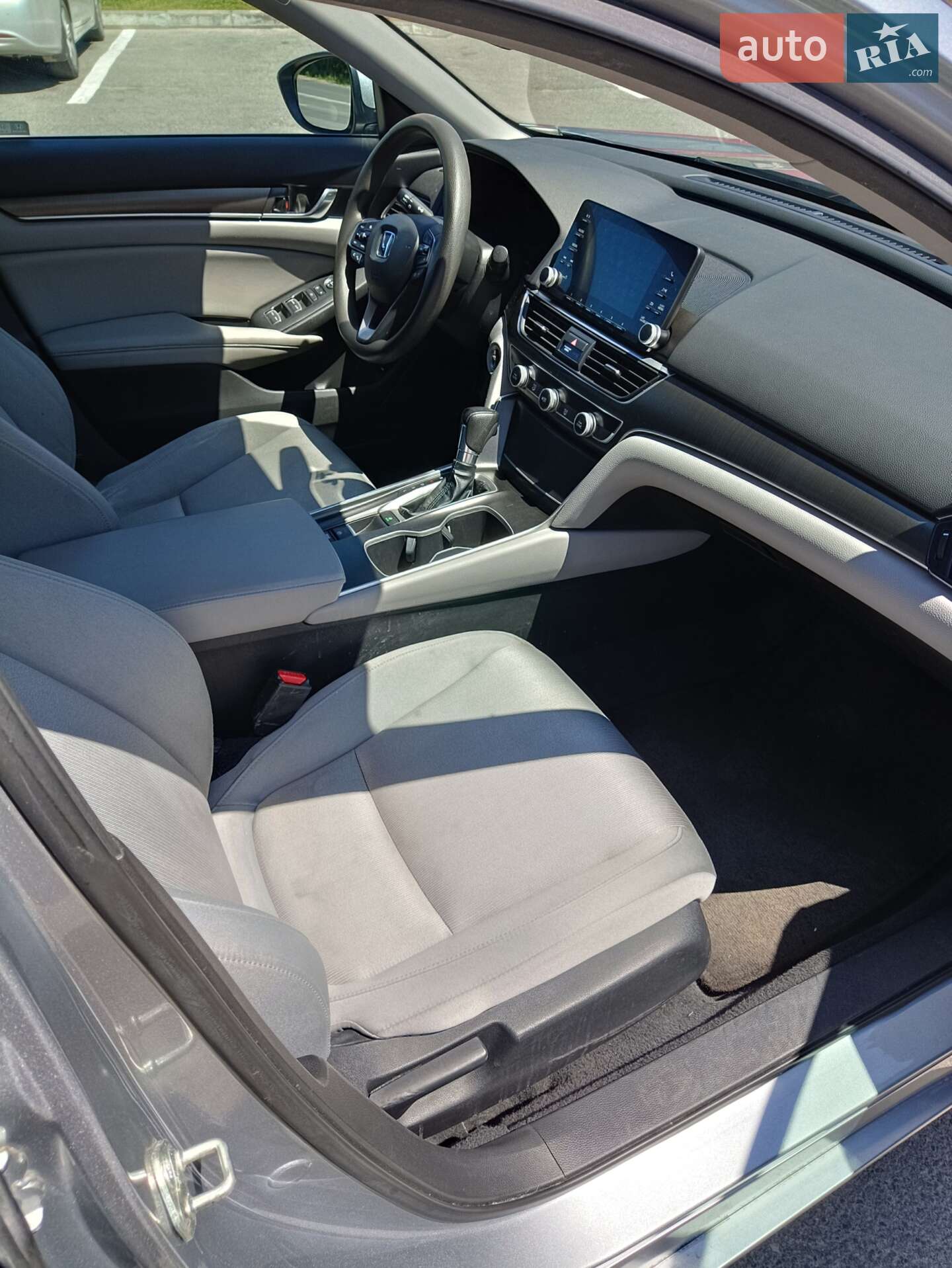 Honda Accord 2019 VIN 1HGCV1F12KA143857 фото оголошення 7 з 18