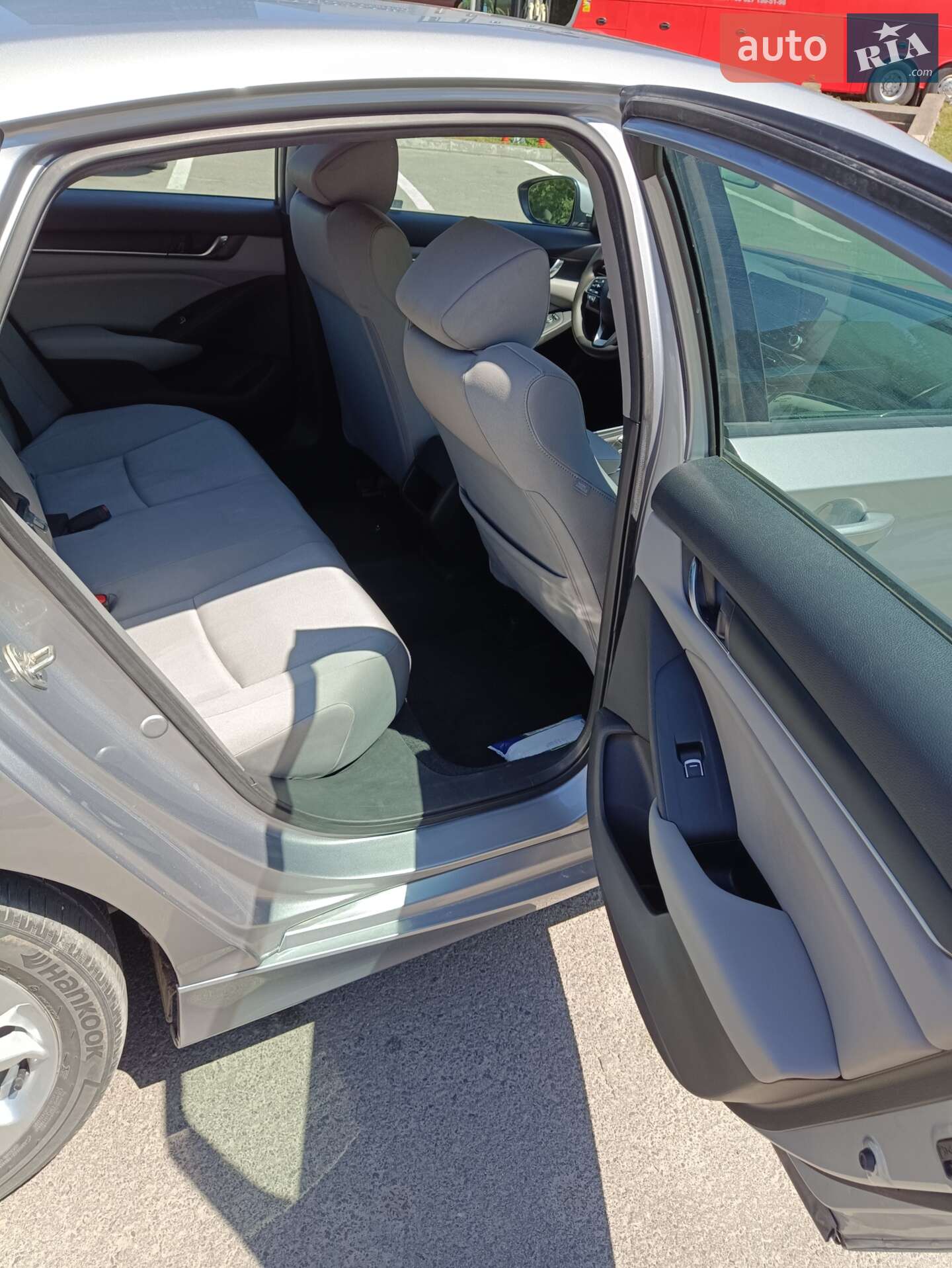 Honda Accord 2019 VIN 1HGCV1F12KA143857 фото оголошення 11 з 18