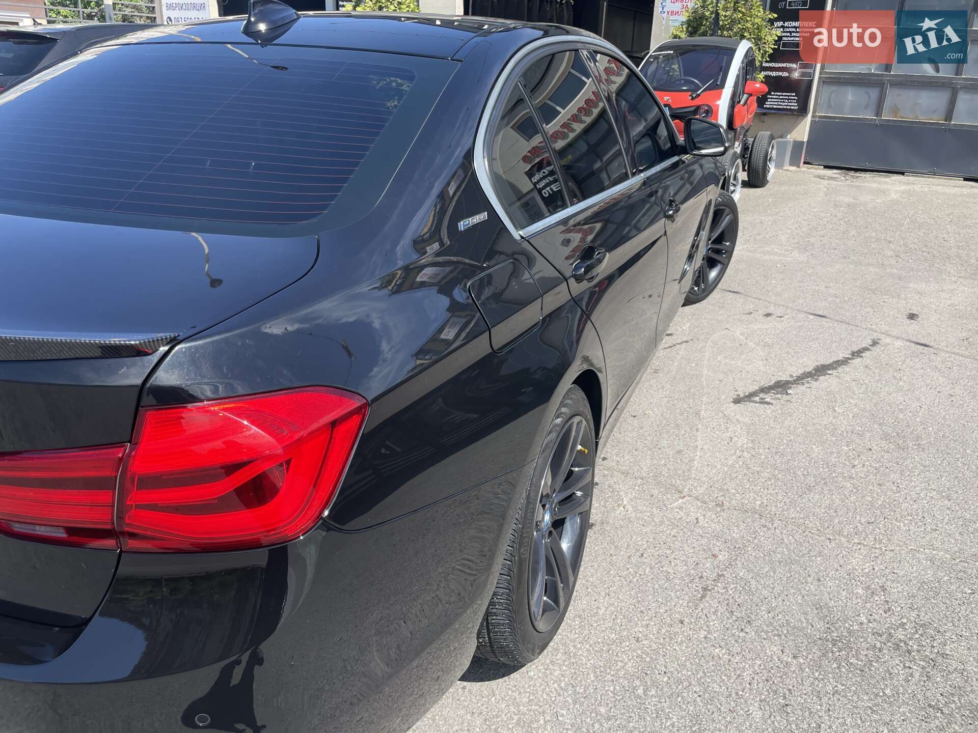 BMW 3 Series 2018 VIN WBA8E1C5XJA756428 фото оголошення 10 з 78