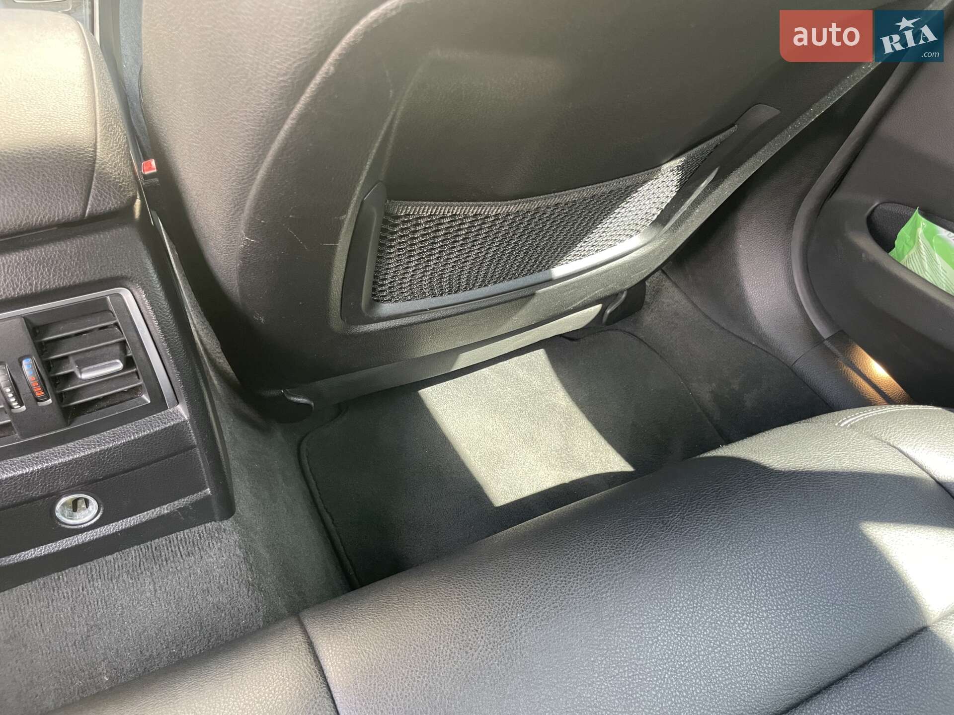 BMW 3 Series 2018 VIN WBA8E1C5XJA756428 фото оголошення 35 з 78