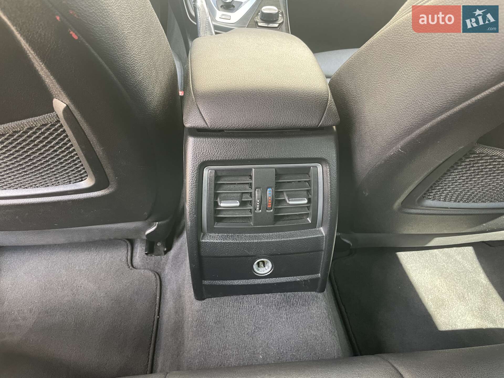 BMW 3 Series 2018 VIN WBA8E1C5XJA756428 фото оголошення 38 з 78