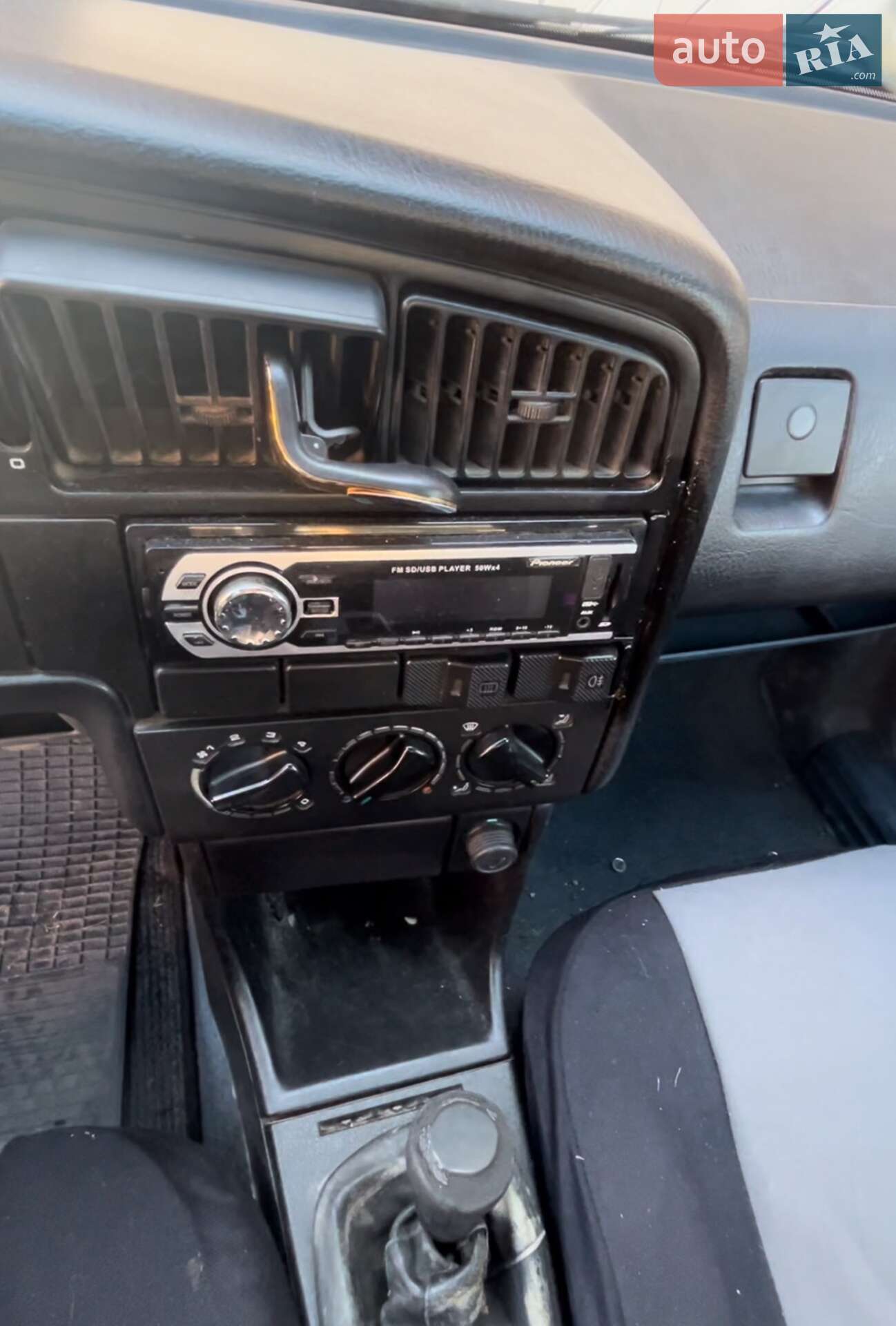 Volkswagen Passat 1991 VIN WVWZZZ31ZME077974 фото оголошення 4 з 4