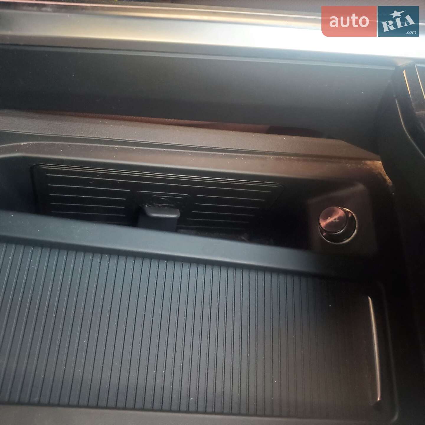 Audi e-tron 2019 VIN WA1VAAGE2KB025011 фото оголошення 54 з 150