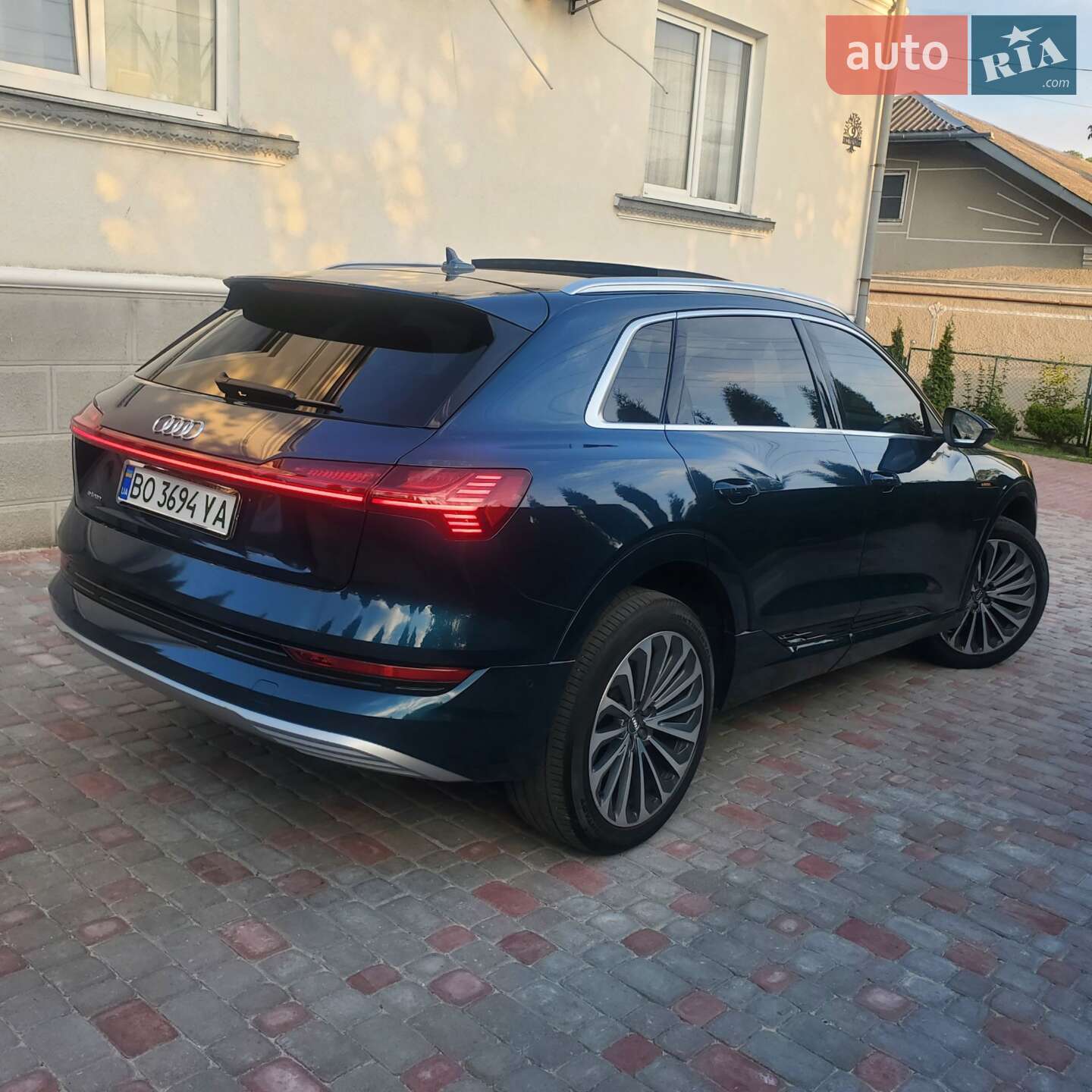 Audi e-tron 2019 VIN WA1VAAGE2KB025011 фото оголошення 63 з 150
