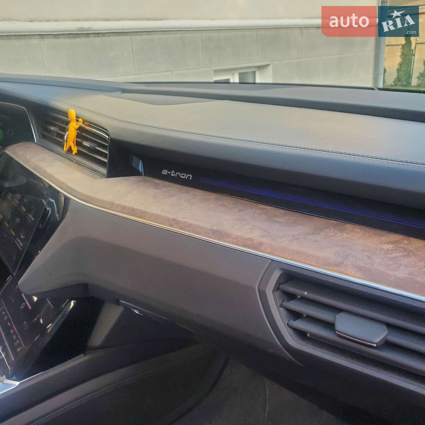 Audi e-tron 2019 VIN WA1VAAGE2KB025011 фото оголошення 70 з 150