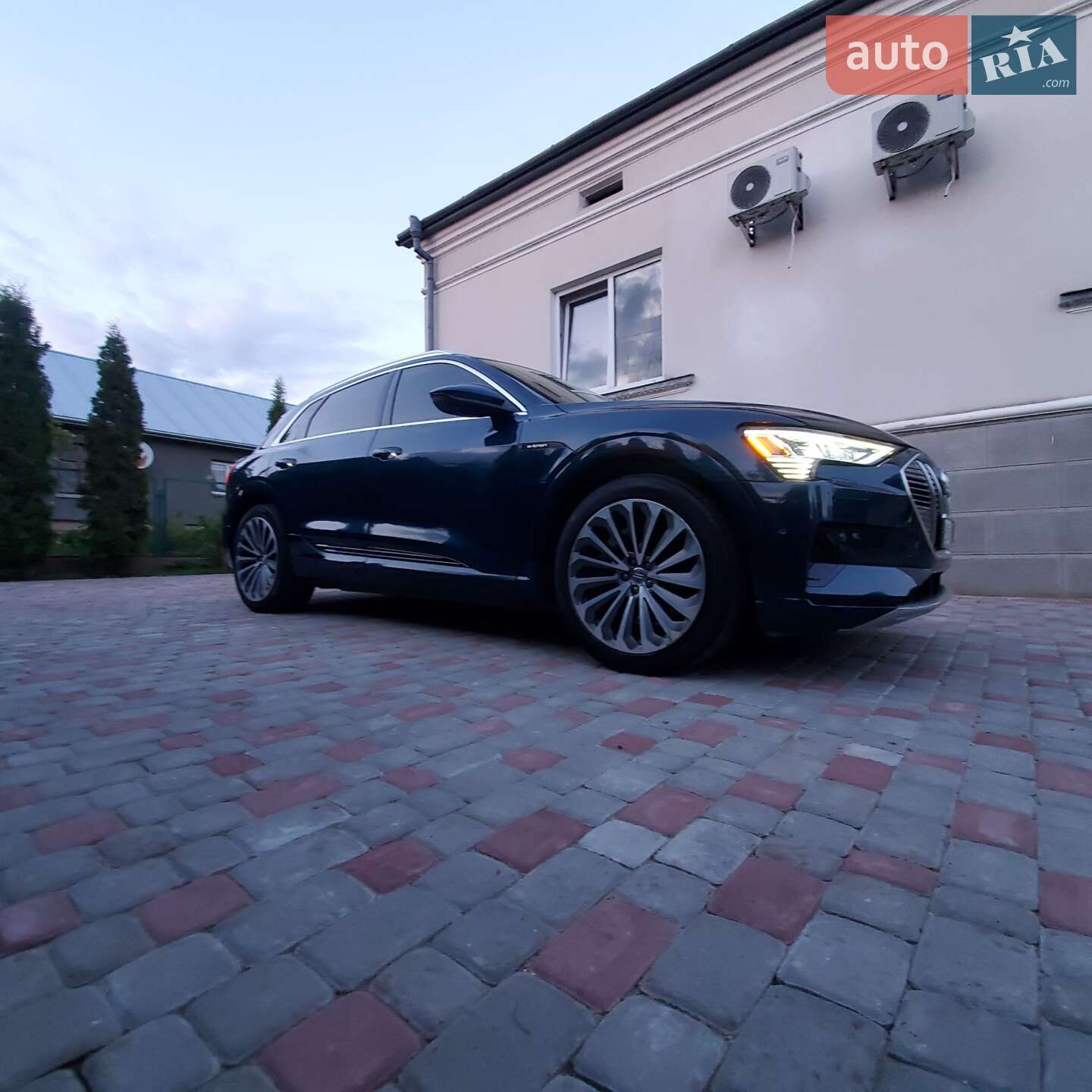 Audi e-tron 2019 VIN WA1VAAGE2KB025011 фото оголошення 122 з 150