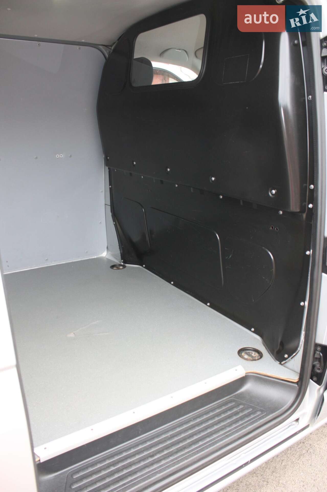 Volkswagen Transporter 2014 VIN WV1ZZZ7HZEX019622 фото оголошення 5 з 15