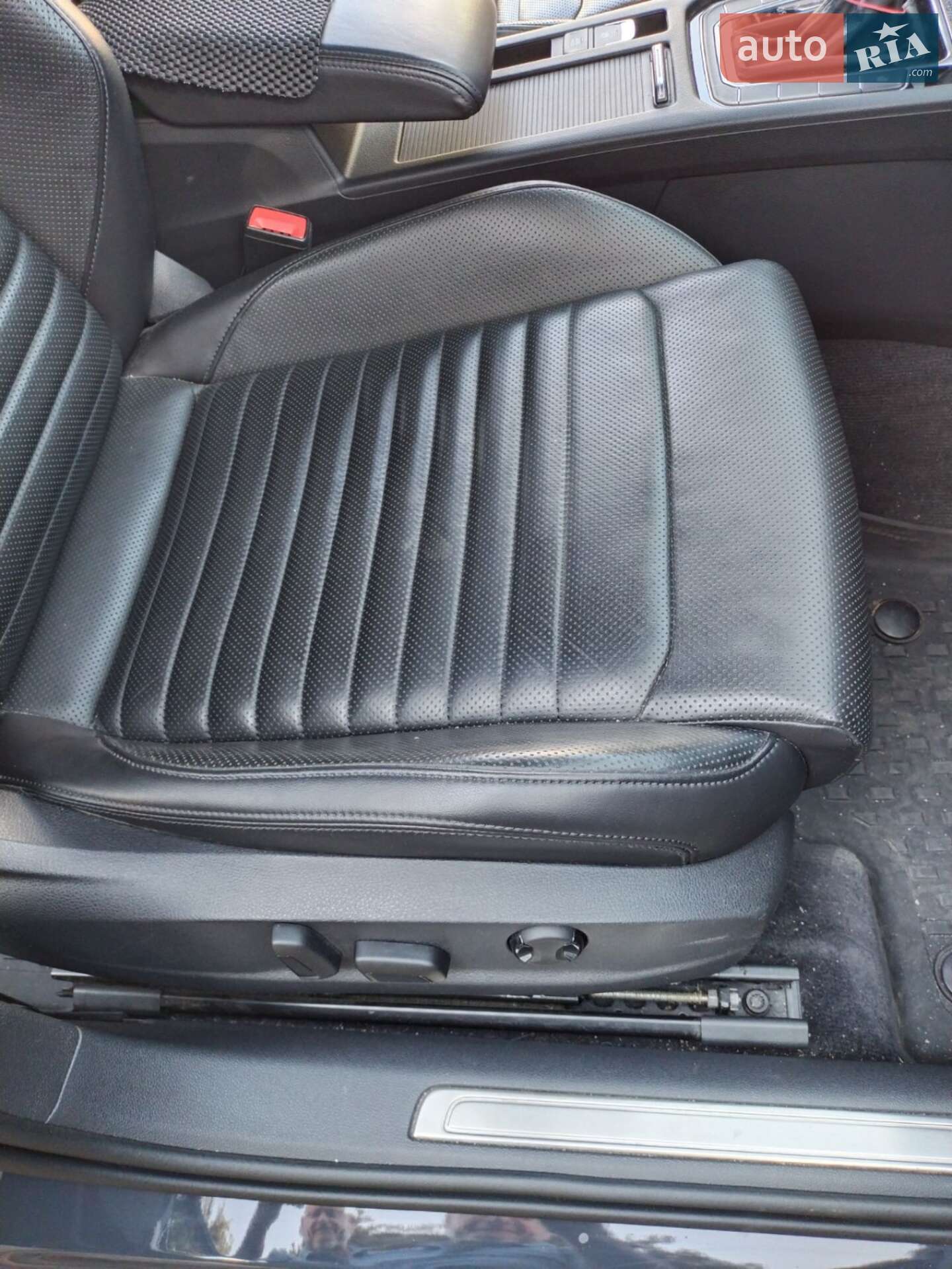 Volkswagen Passat 2018 VIN WVWZZZ3CZKE002808 фото оголошення 11 з 15