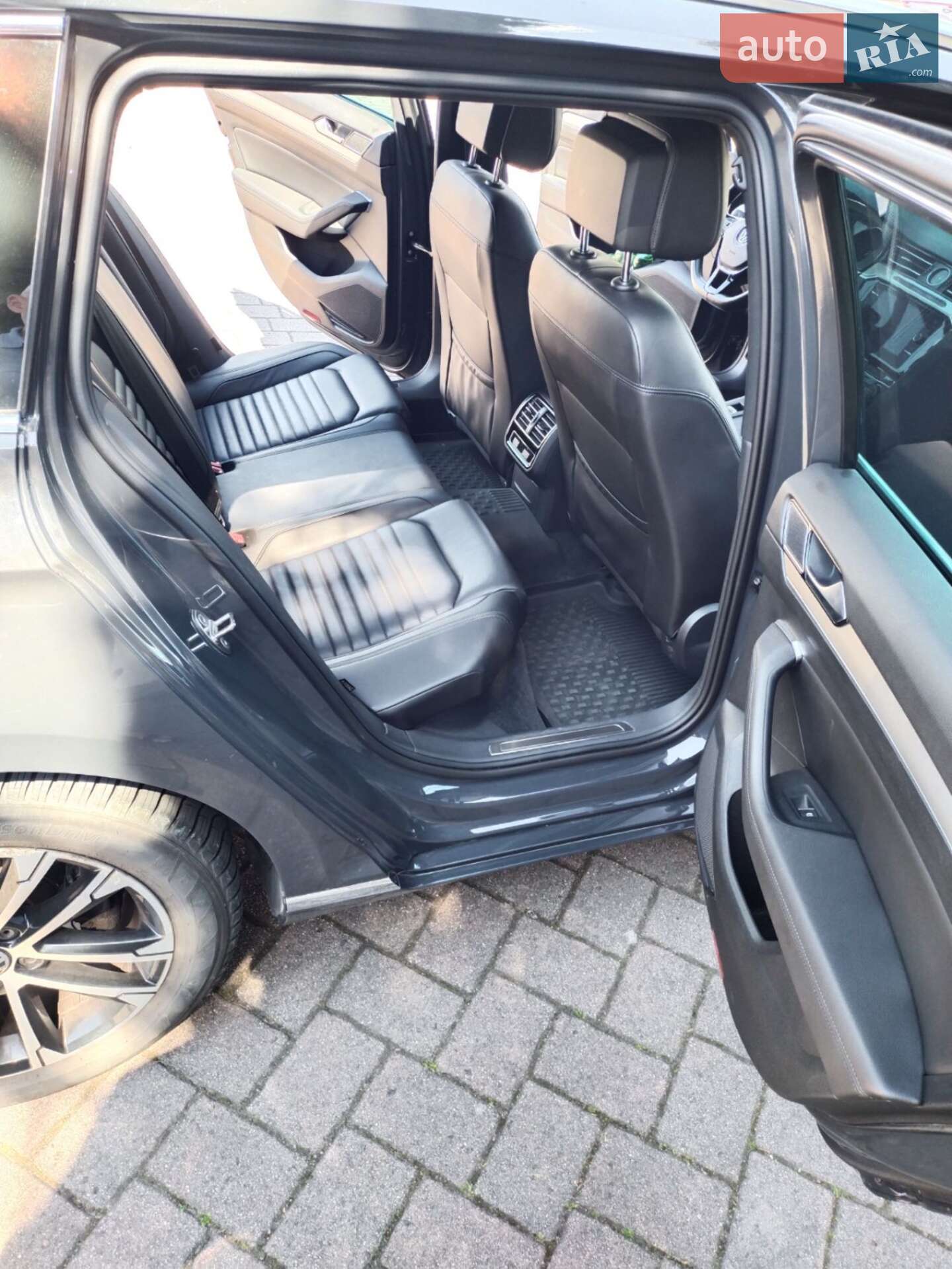 Volkswagen Passat 2018 VIN WVWZZZ3CZKE002808 фото оголошення 14 з 15