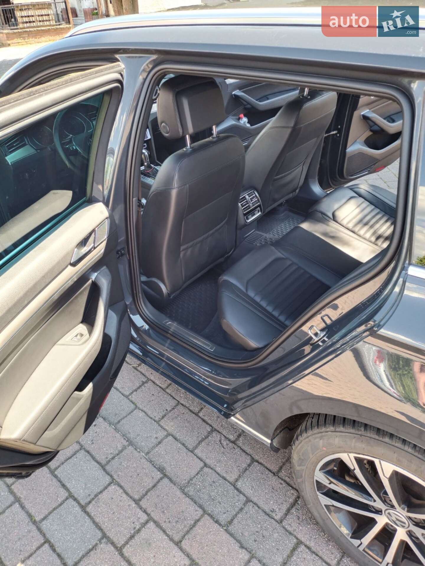 Volkswagen Passat 2018 VIN WVWZZZ3CZKE002808 фото оголошення 13 з 15