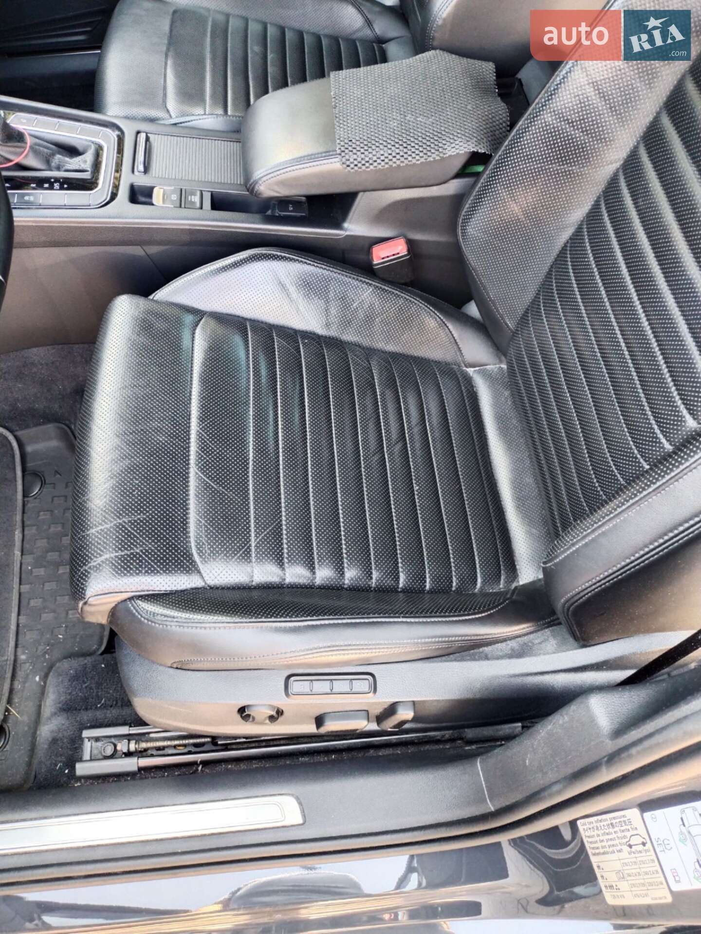 Volkswagen Passat 2018 VIN WVWZZZ3CZKE002808 фото оголошення 9 з 15