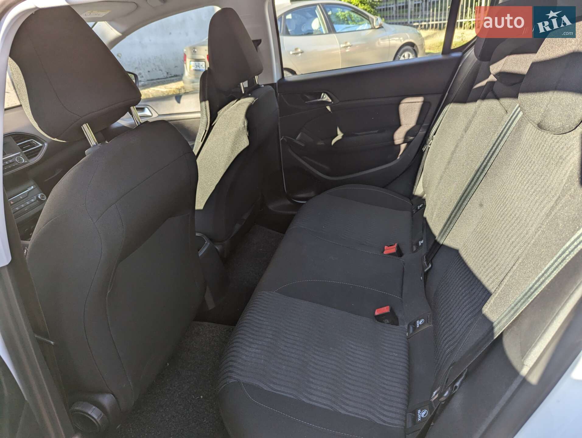 Peugeot 308 2015 VIN VF3LBBHYBGS139848 фото оголошення 8 з 16