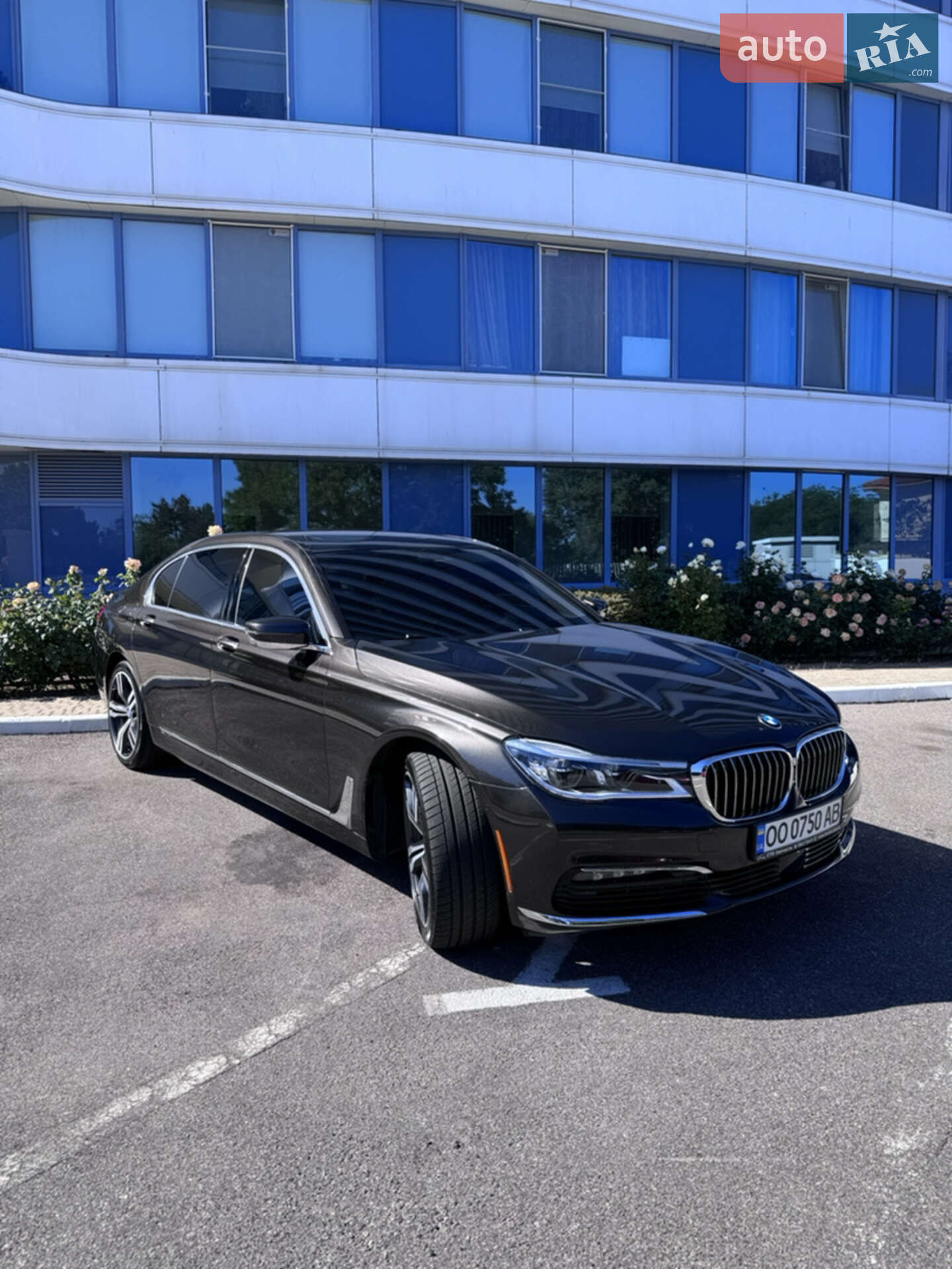 BMW 7 Series 2015 VIN WBA7F2C53GG416932 фото оголошення 2 з 45