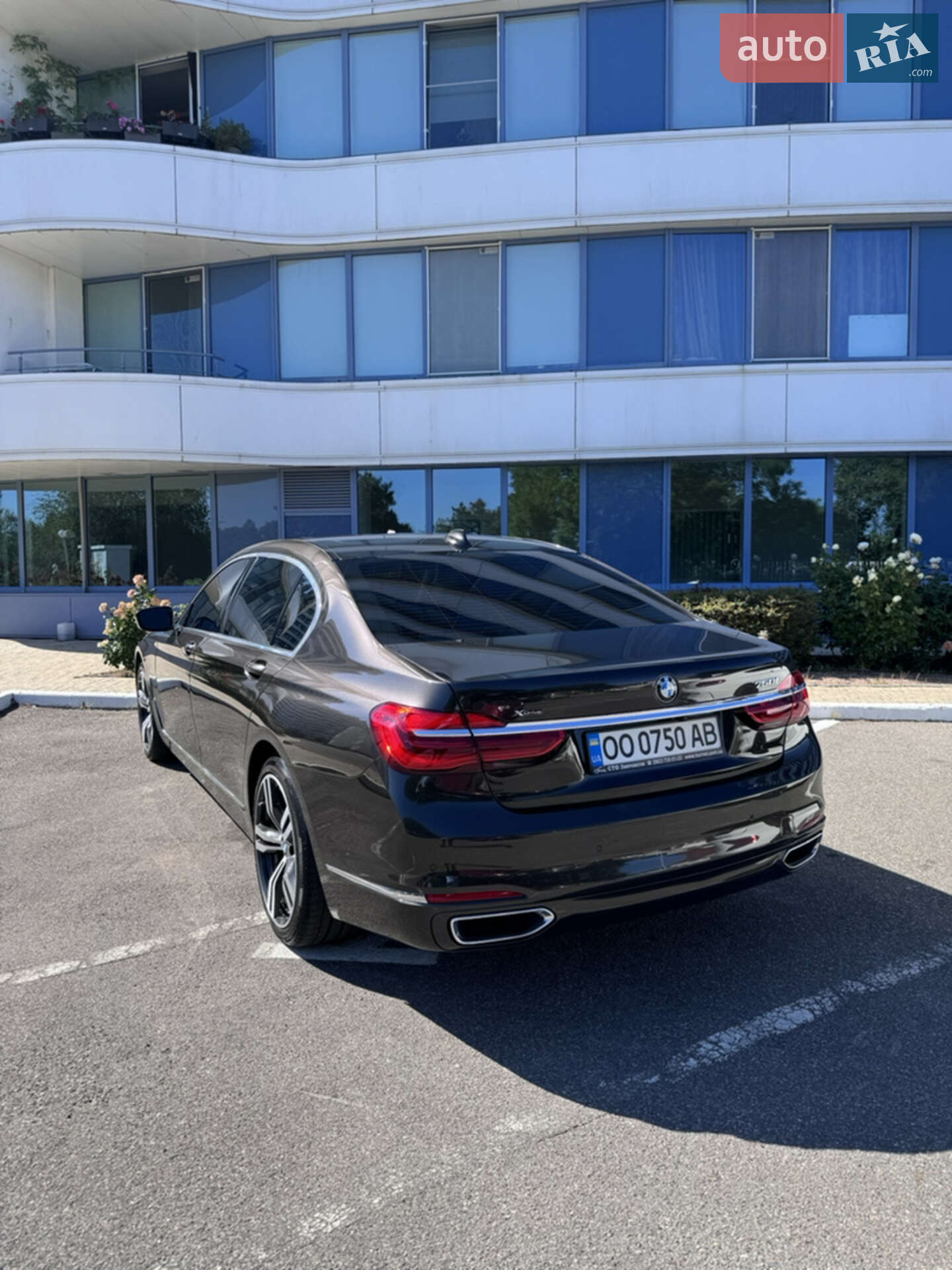 BMW 7 Series 2015 VIN WBA7F2C53GG416932 фото оголошення 3 з 45