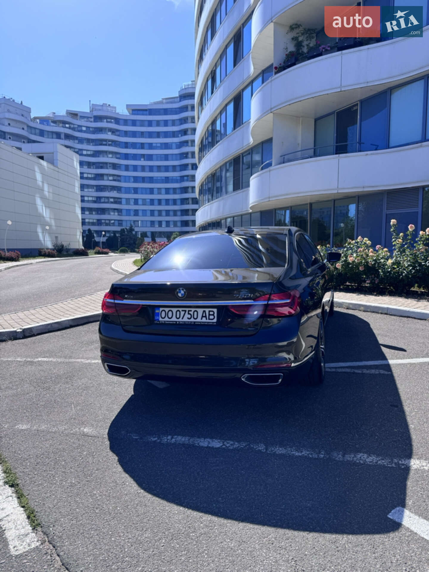 BMW 7 Series 2015 VIN WBA7F2C53GG416932 фото оголошення 4 з 45