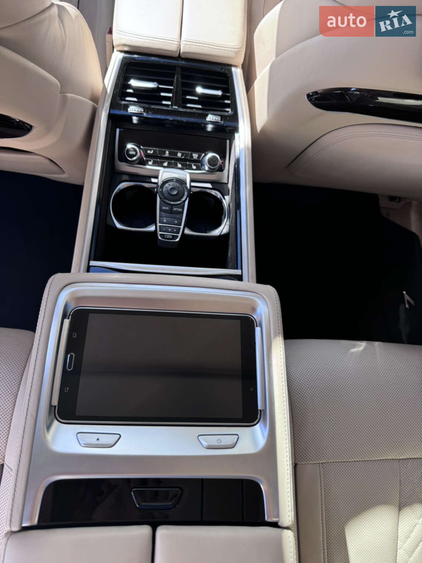 BMW 7 Series 2015 VIN WBA7F2C53GG416932 фото оголошення 19 з 45