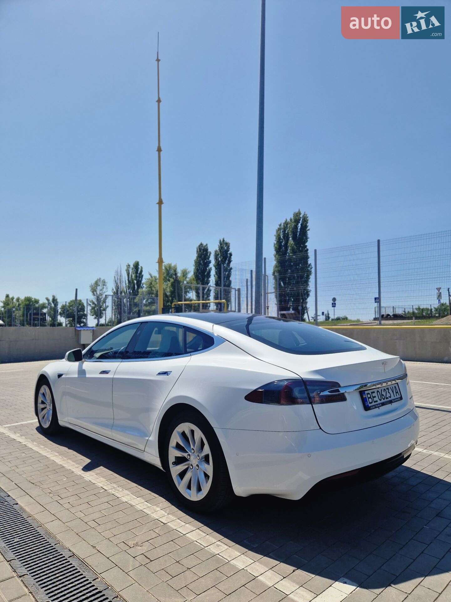 Tesla Model S 2019 VIN 5YJSA1E26KF312785 фото оголошення 3 з 27