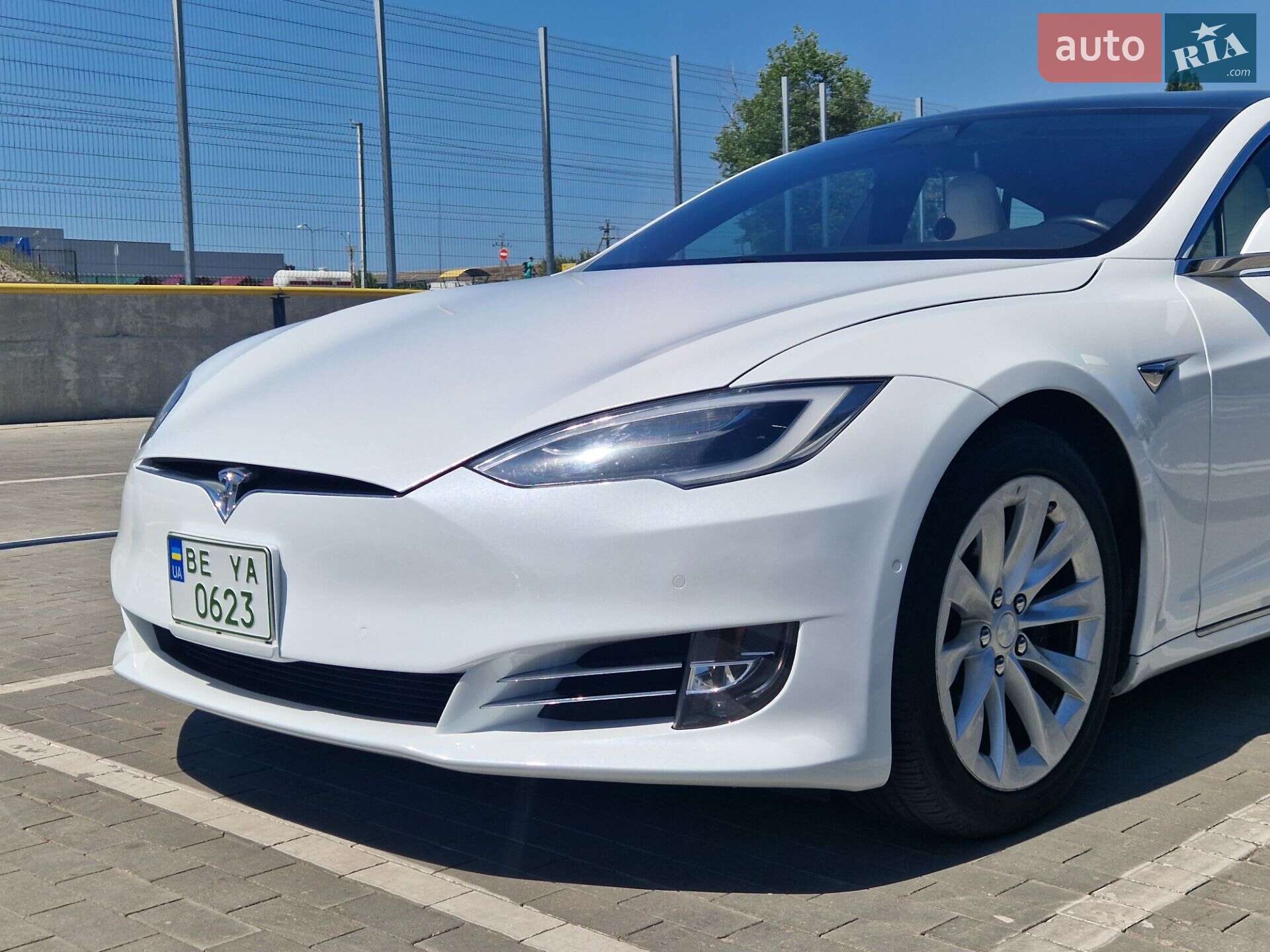 Tesla Model S 2019 VIN 5YJSA1E26KF312785 фото оголошення 5 з 27