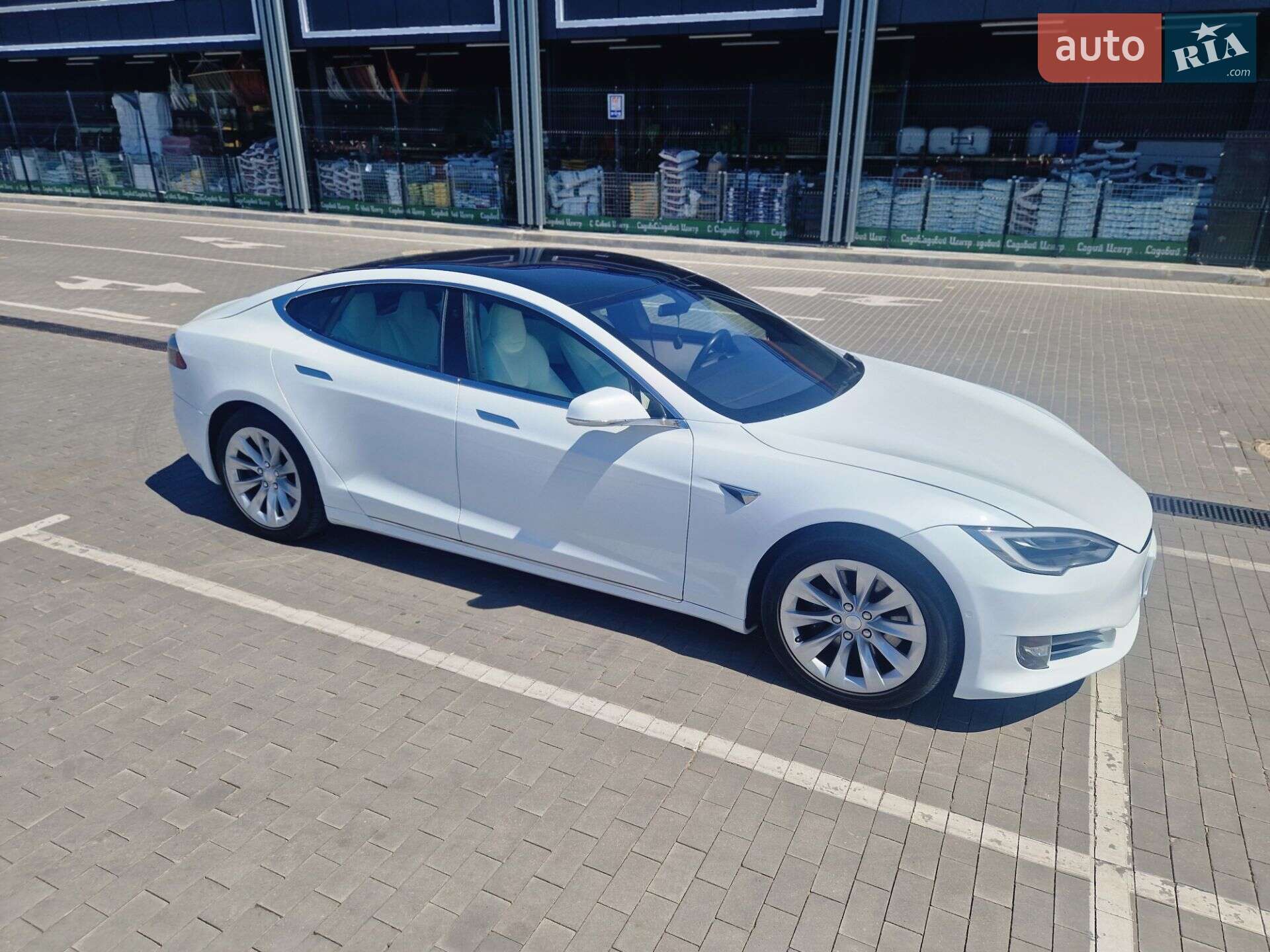 Tesla Model S 2019 VIN 5YJSA1E26KF312785 фото оголошення 6 з 27