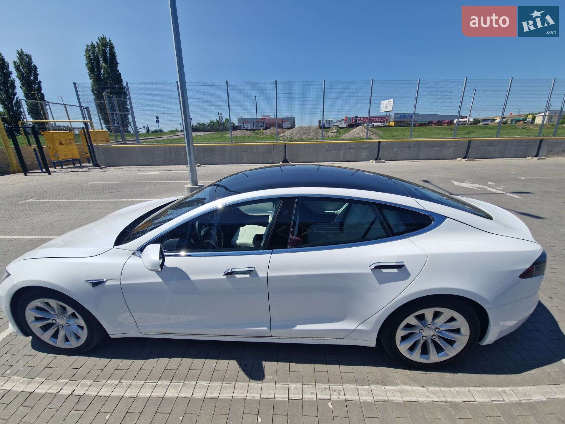 Tesla Model S 2019 VIN 5YJSA1E26KF312785 фото оголошення 7 з 27